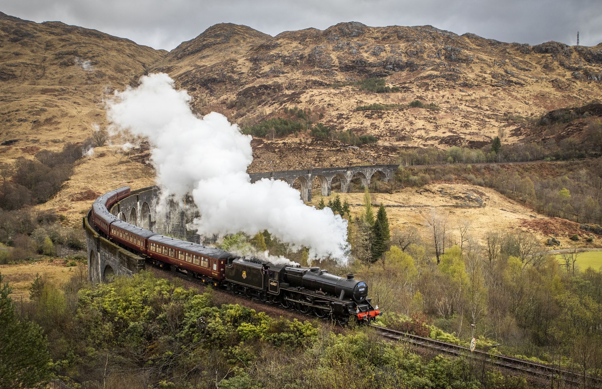 Der «Harry Potter»-Zug Fährt Normalerweise Zweimal Täglich Auf Der Strecke Zwischen Fort William Nach Mallaig An Der Westküste.