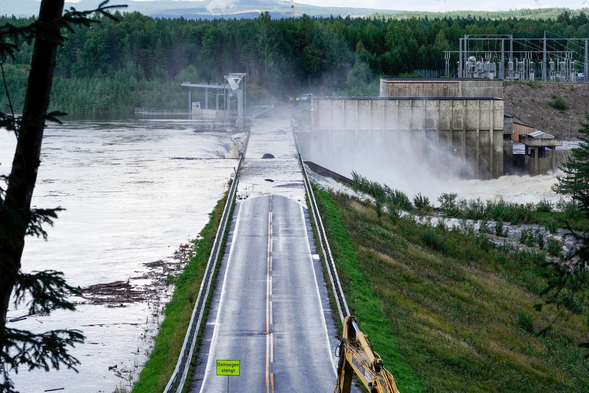 In Das Kraftwerk Braskreidfoss Ist Nach Einem Unwetter Wasser Eingedrungen.