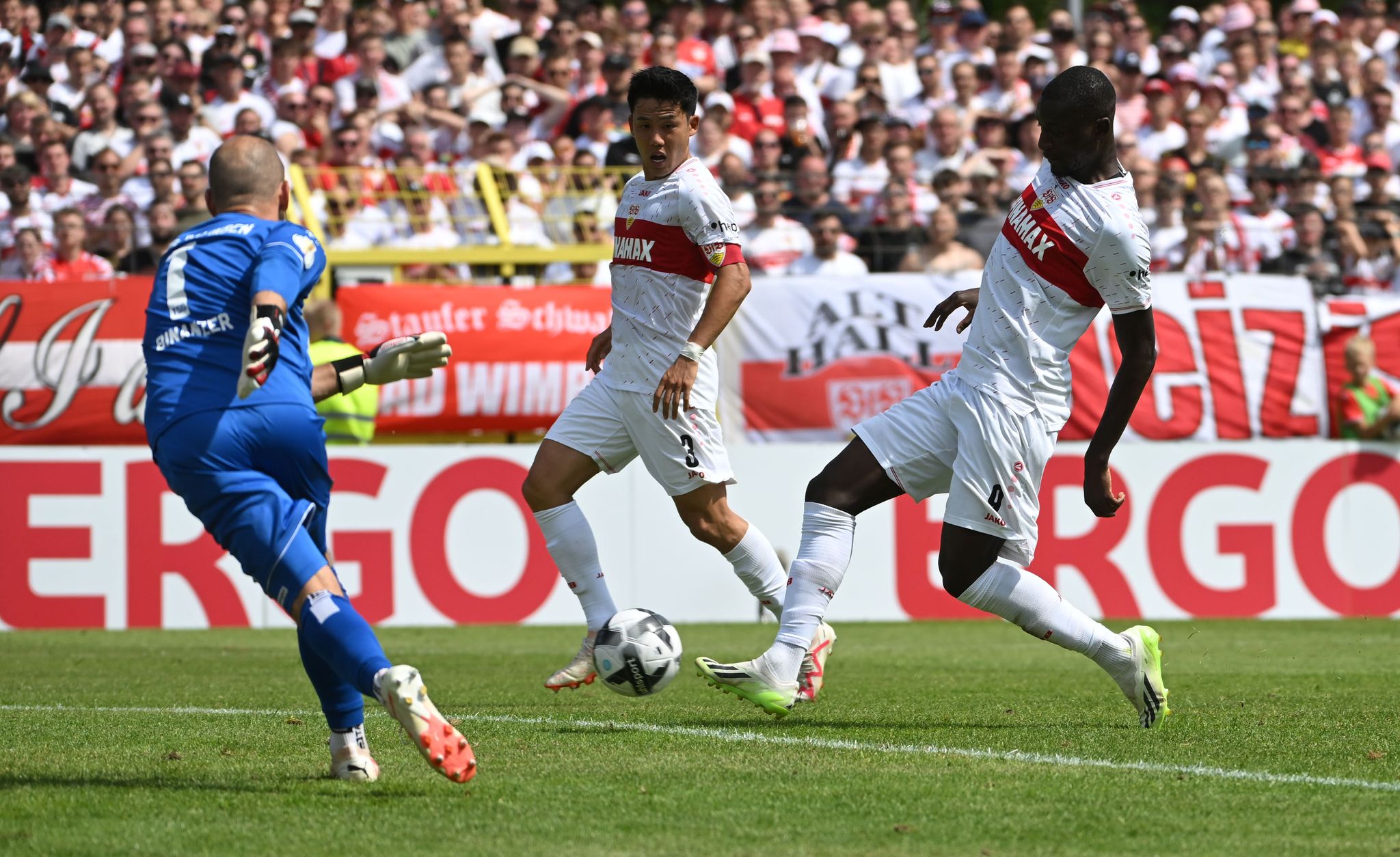 Serhou Guirassy (r) Erzielte Das Dritte VfB-Tor Gegen Balingen.