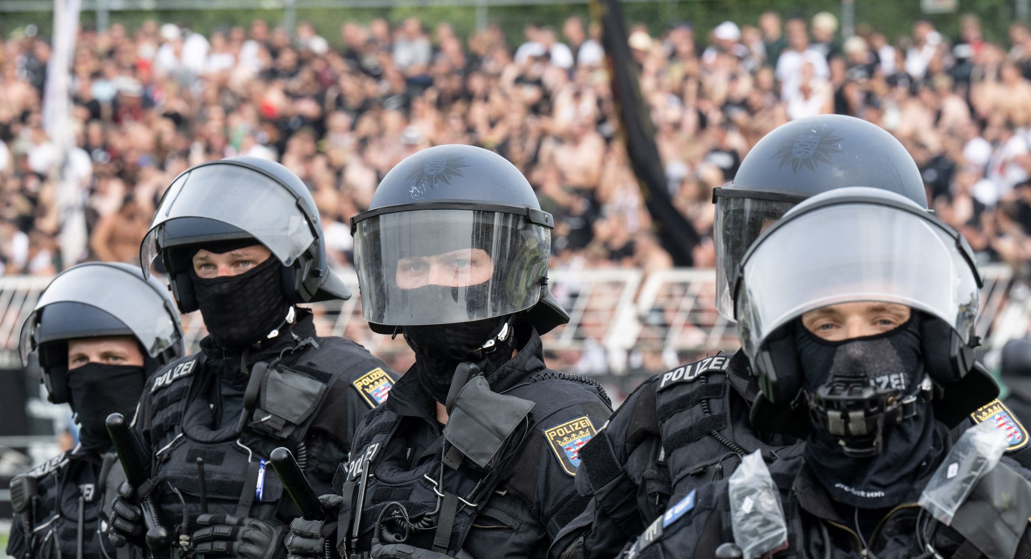 Die Polizei Sicherte Die Lage Im Stadion.