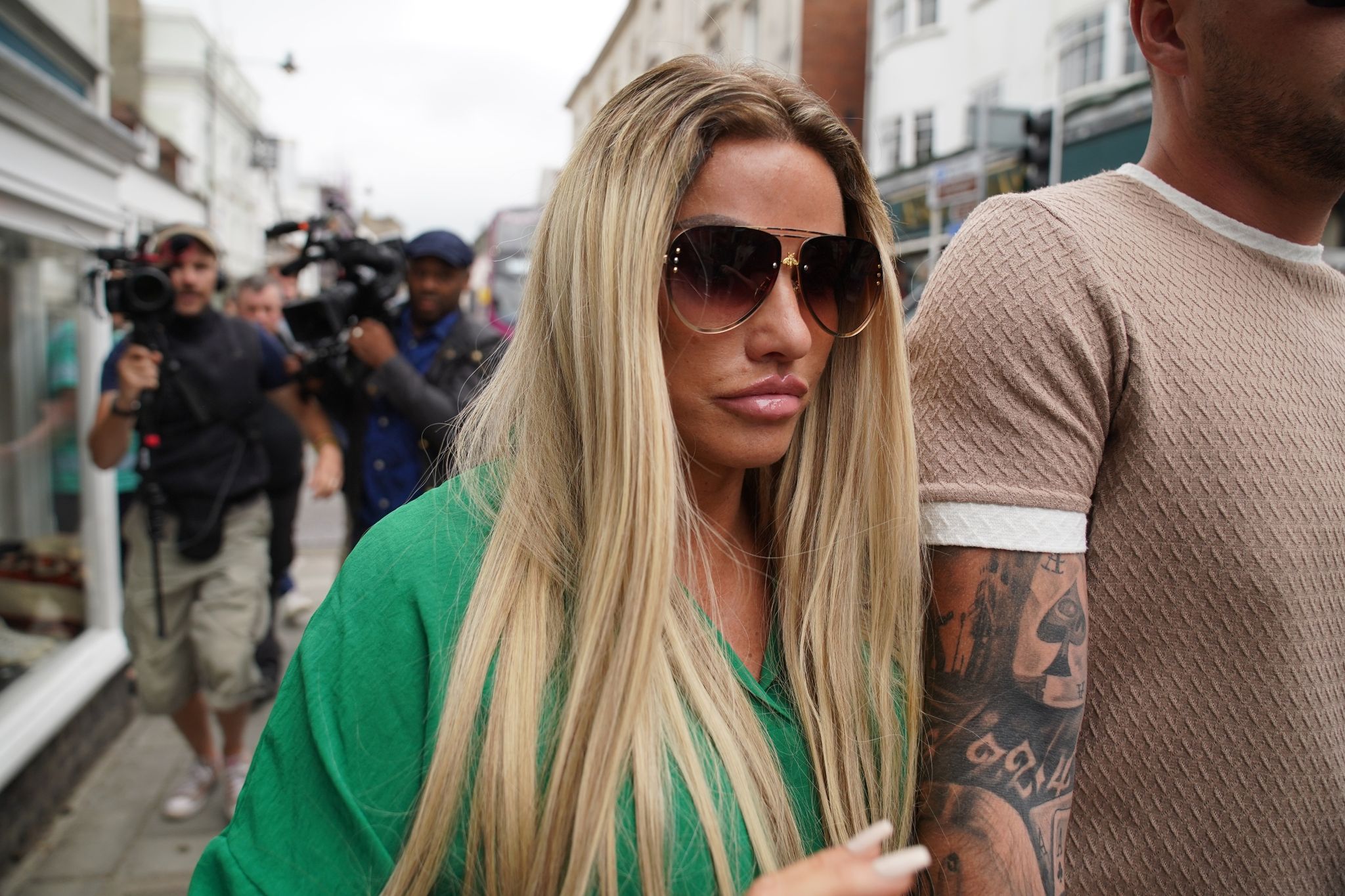 Katie Price Steht Immer Wieder Vor Gericht.