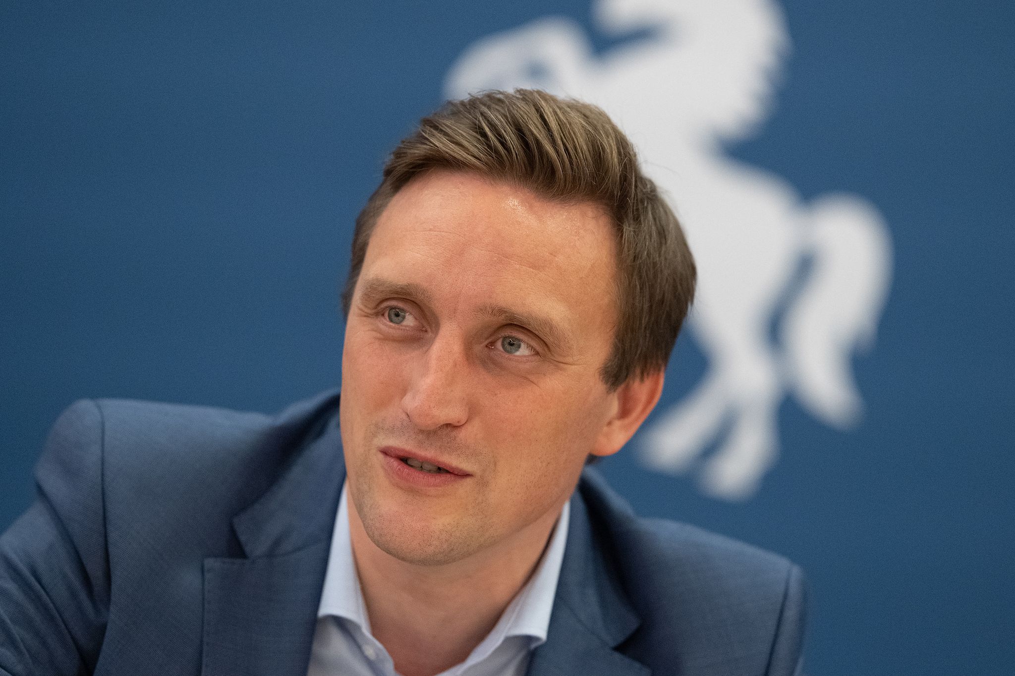 Sebastian Lechner, Fraktionsvorsitzender Der CDU Im Landtag Von Niedersachsen, Gibt Ein Interview.