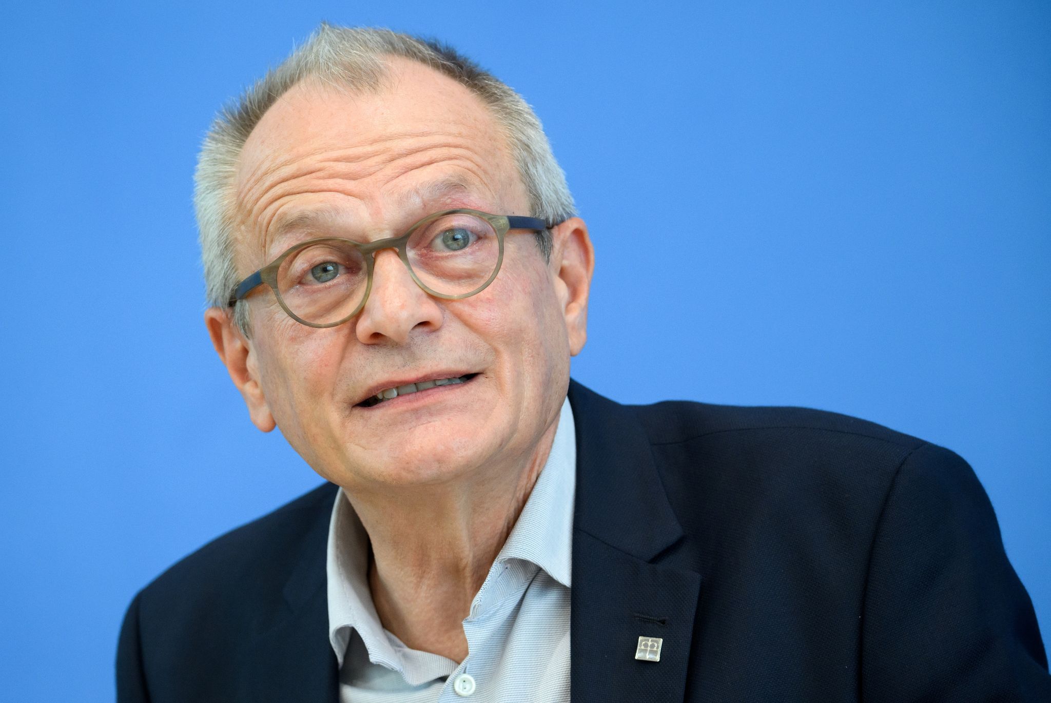 Ulrich Lilie, Präsident Der Diakonie Deutschland, Rückt In Der Diskussion Um Die Kindergrundsicherung Die Mittel- Und Langfristigen Belastungen In Den Fokus.