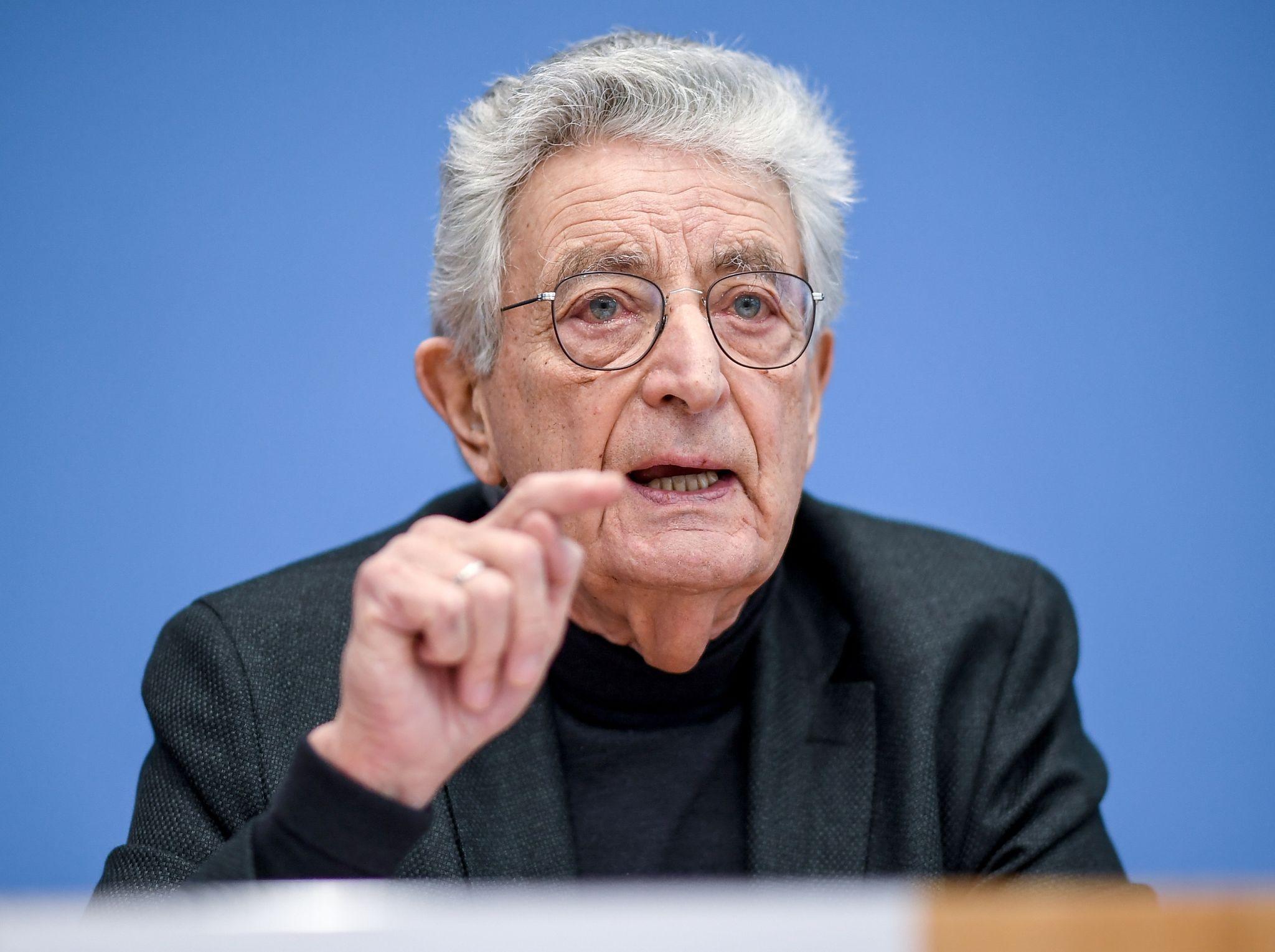 «Die AfD Ist Die Größte Gefahr Für Unsere Demokratie Seit Gründung Der Bundesrepublik Vor 74 Jahren», Warnt Gerhart Baum.