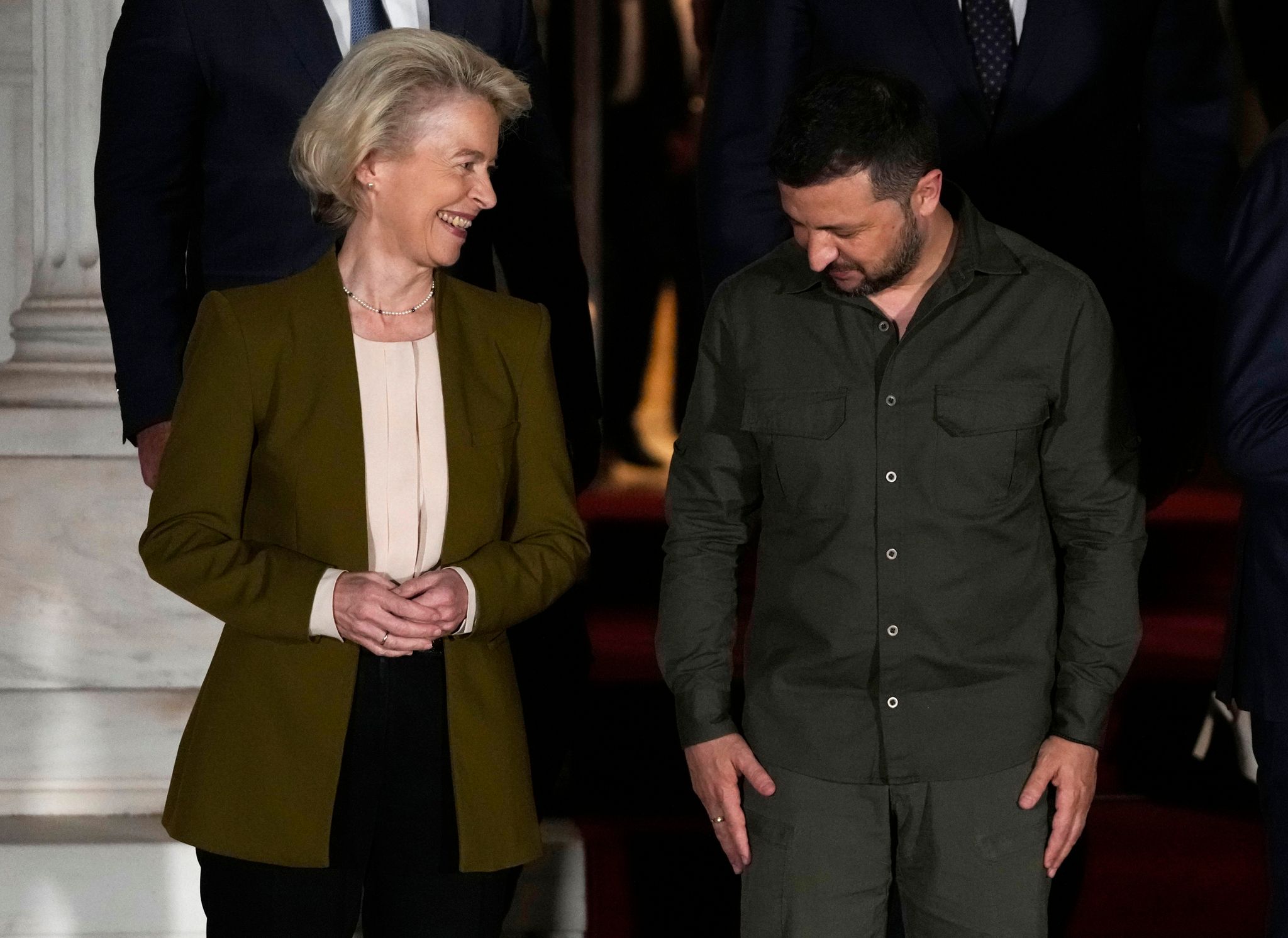 Der Ukrainische Präsident Wolodymyr Selenskyj,  Hier Mit EU-Kommissionspräsidentin Ursula Von Der Leyen In Der Maximos-Villa Bei Einem Besuch In Athen.