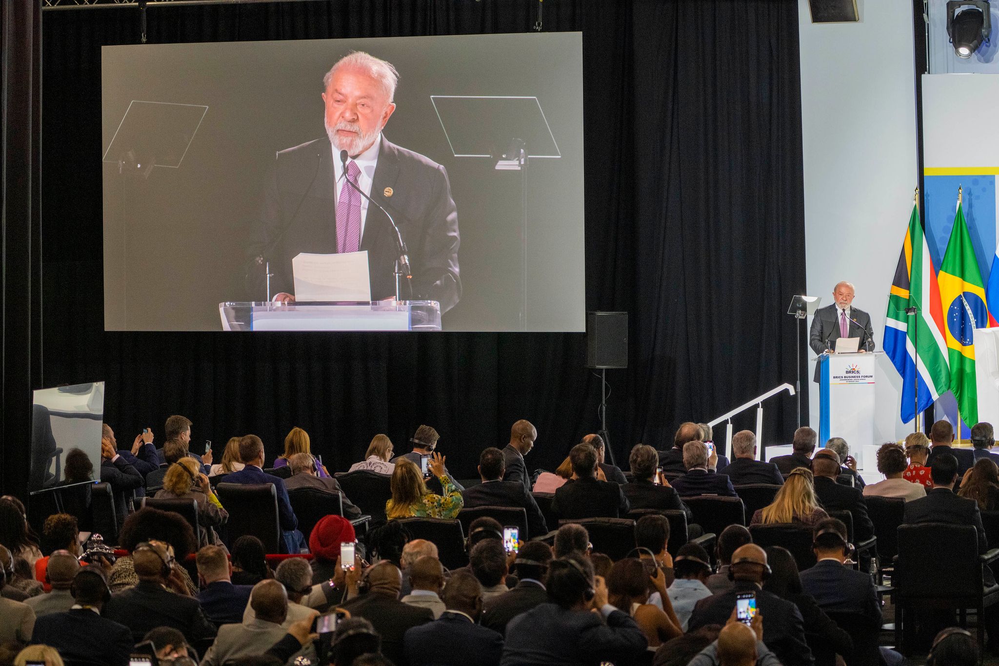 Der Brasilianische Präsident Luiz Inácio Lula Da Silva Spricht Sich Für Ein Schnelles Ende Des Ukraine-Konflikts aus.