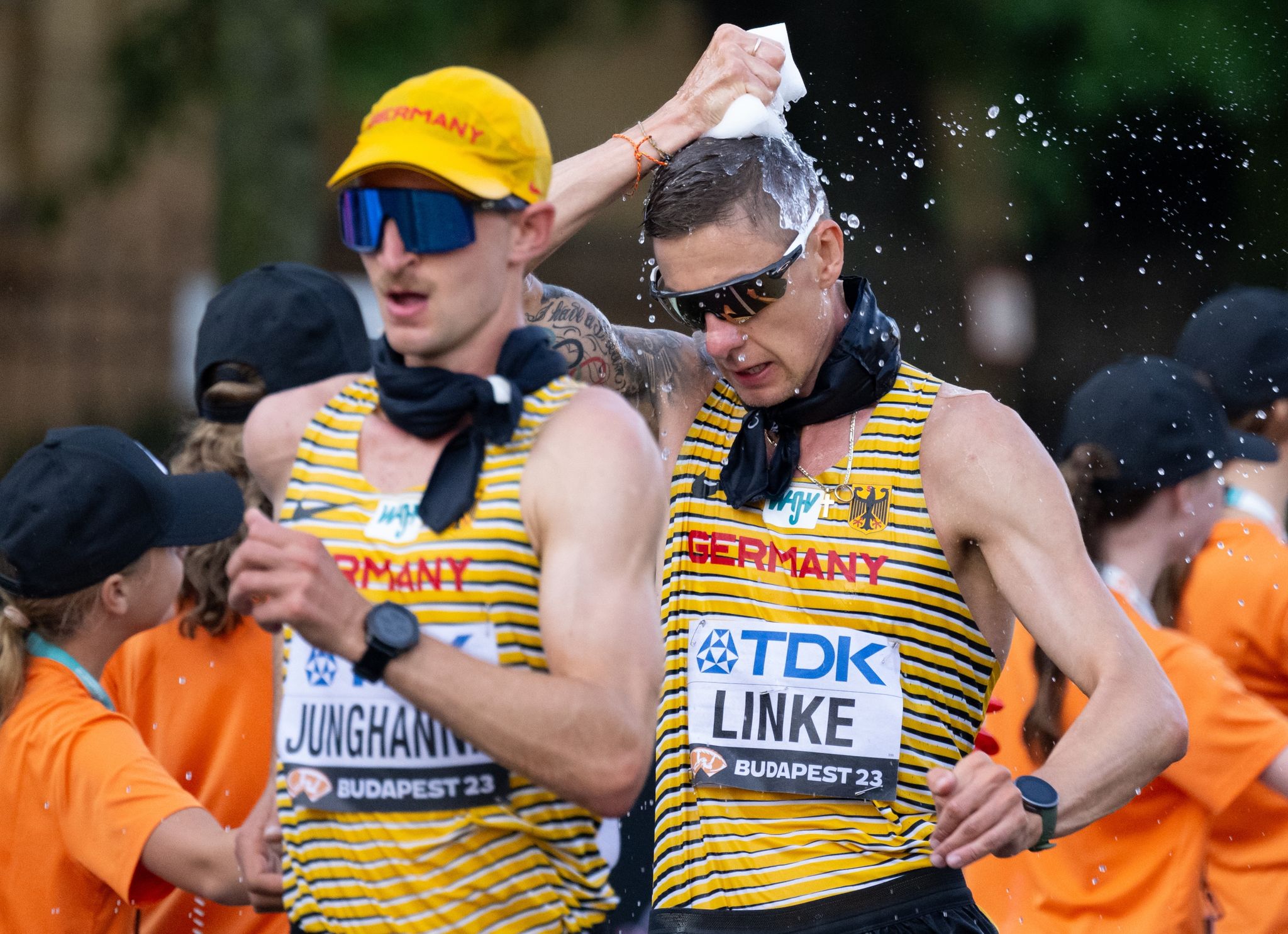 Christopher Linke (r) Und Karl Junghannß Belegten Bei Der WM über Die 35 Kilometer Gehen Die Plätze Fünf Und Neun.