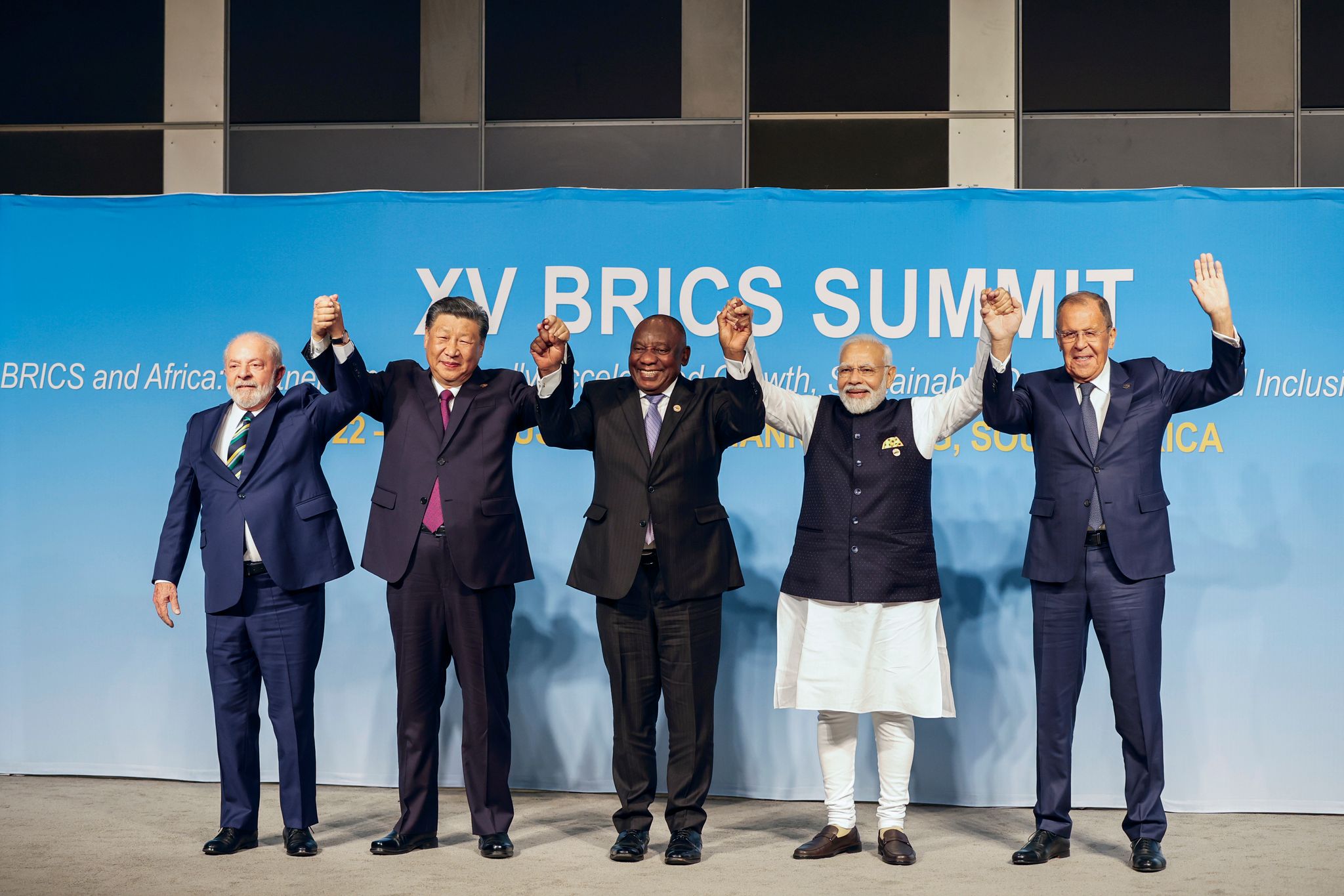 Luiz Inacio Lula Da Silva, Xi Jinping, Cyril Ramaphosa, Narendra Modi Und Sergej Lawrow Posieren Für Ein Gruppenfoto Während Des Brics-Gipfels.