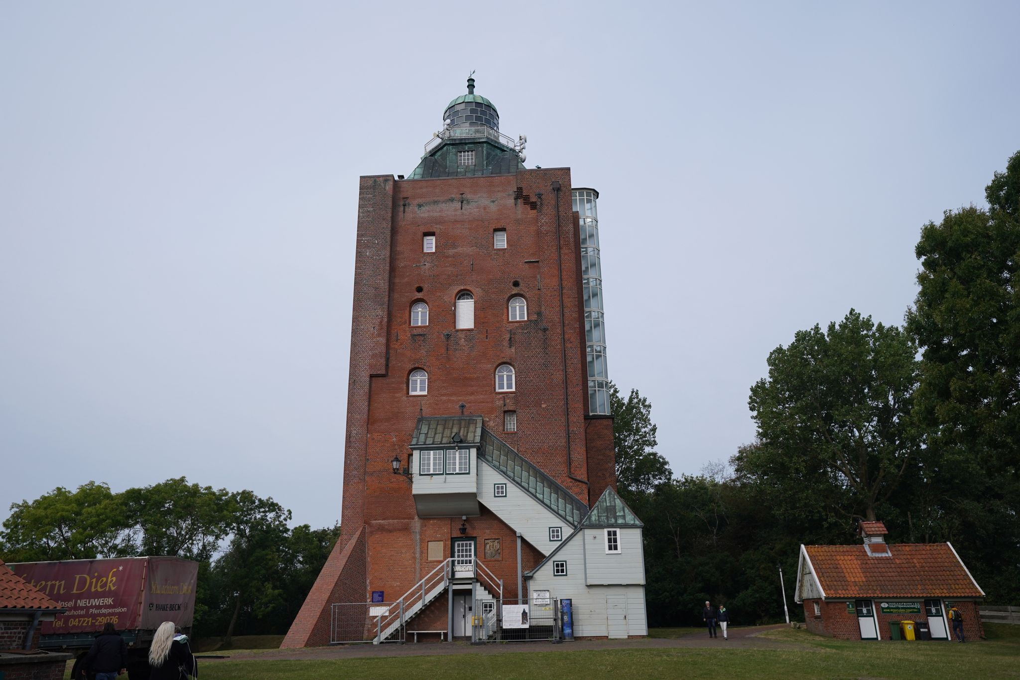 Blick Auf Den Leuchtturm Der Nordsee-Insel Neuwerk.