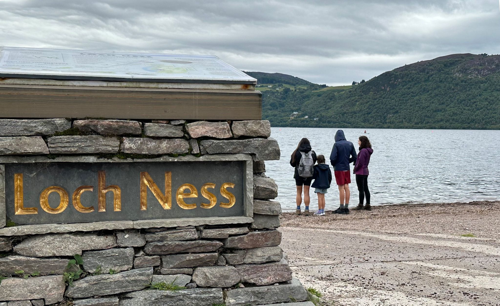 In Schottland Hat Am Wochenende Die Vermutlich Größte Suche Nach Dem Ungeheuer Von Loch Ness, Genannt Nessie, Seit Jahrzehnten Begonnen.