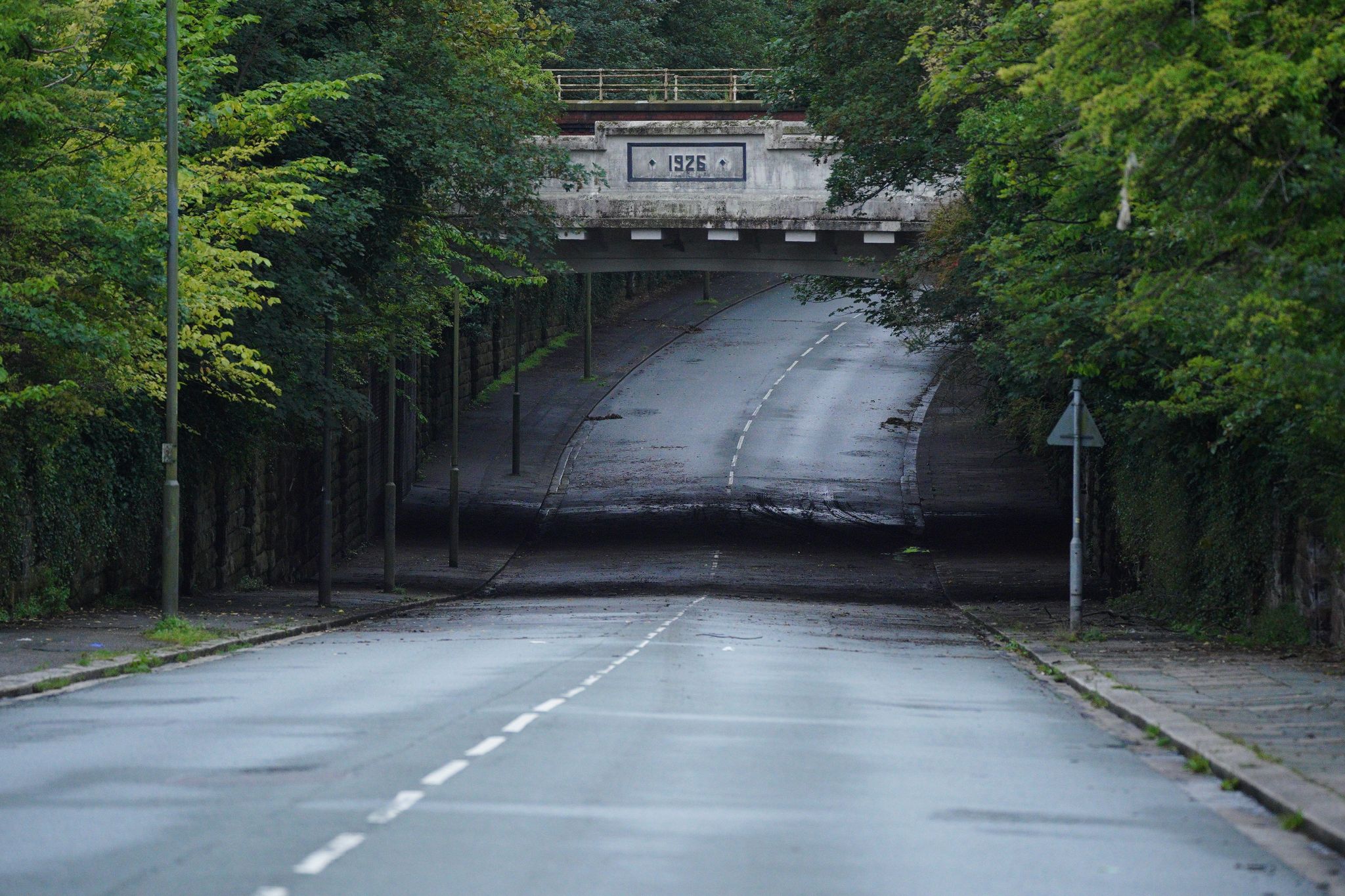 Ein Blick Auf Den Queens Drive In Liverpool. Bei Einer Überflutung Starben Hier Zwei Menschen.