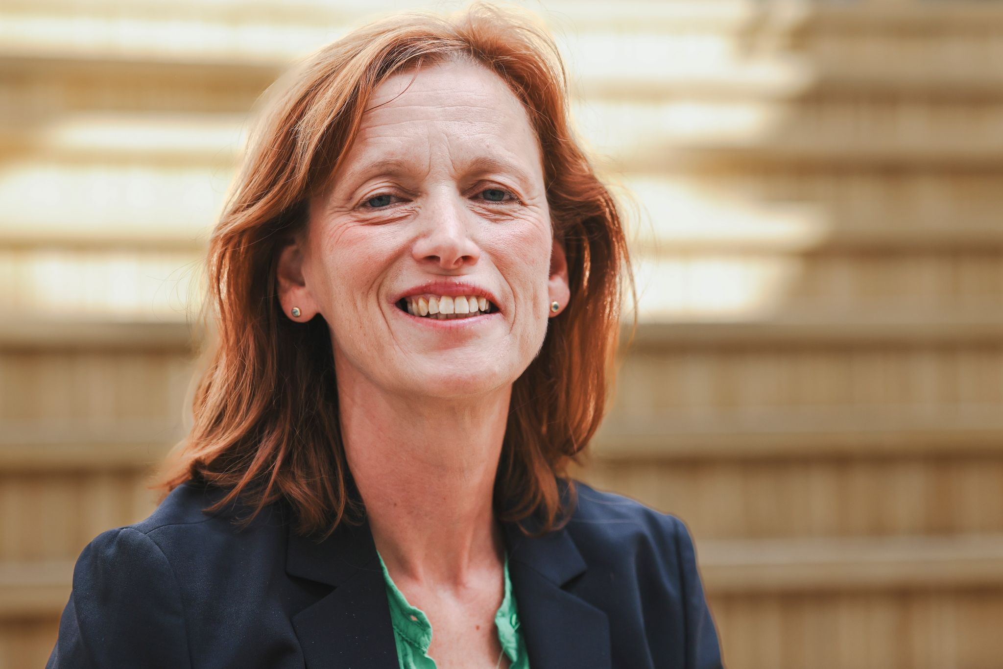 Schleswig-Holsteins Bildungsministerin Karin Prien Schaut In Die Kamera.
