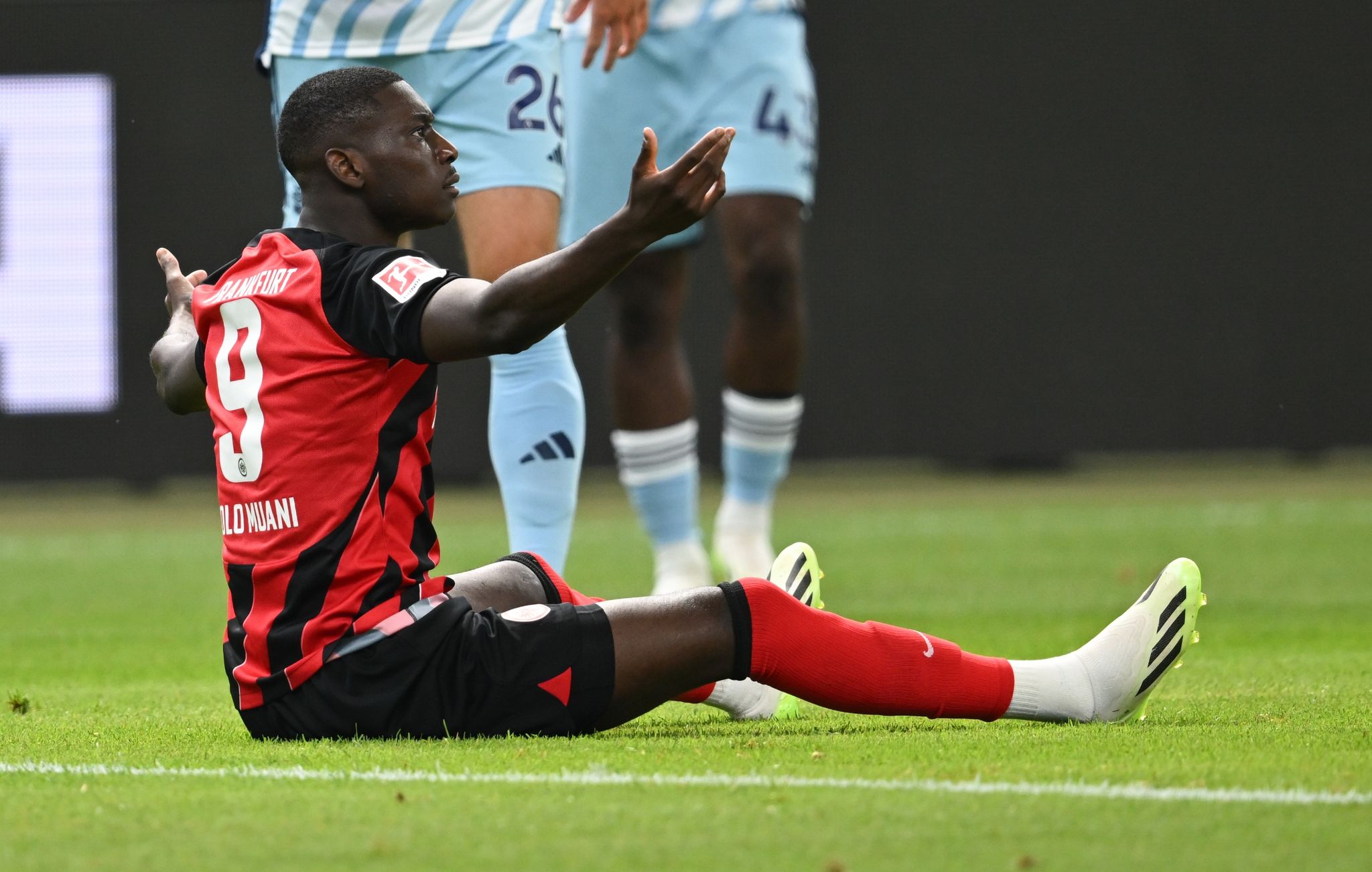 Frankfurts Randal Kolo Muani Möchte Durch Einen Trainingsstreik Seinen Wechsel Zu Paris Saint-Germain Erzwingen.