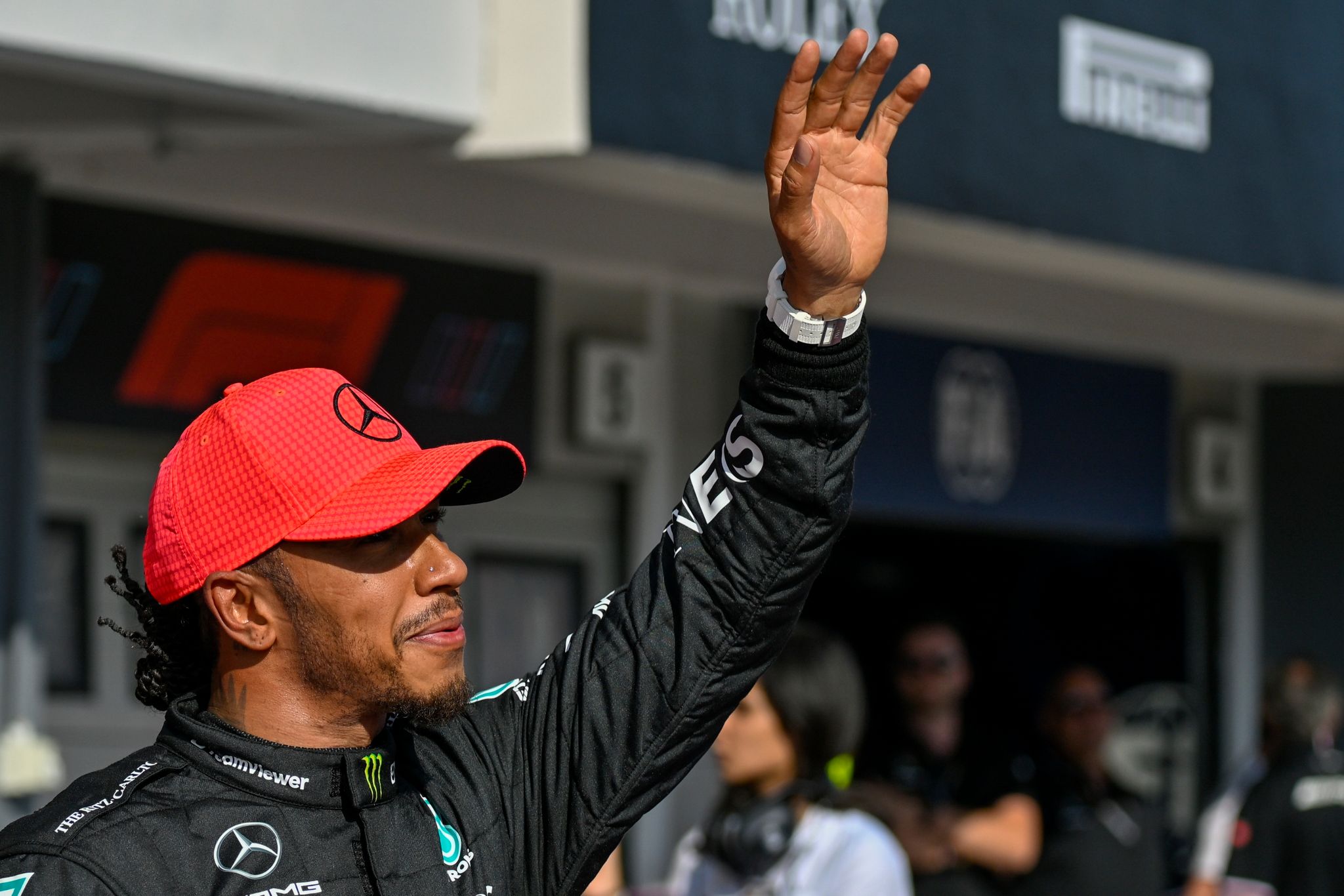 Hamilton Verlängert Bei Mercedes – Russell Bleibt Auch