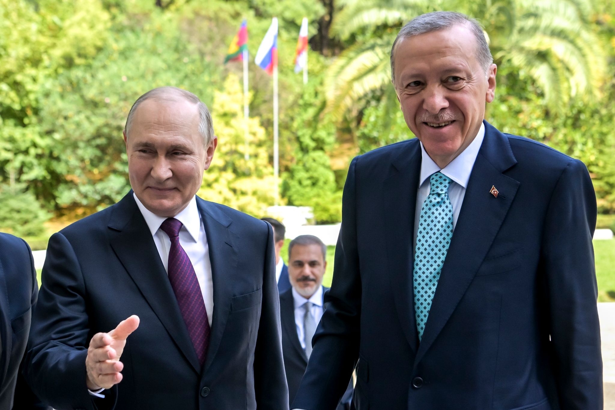 Der Russische Präsident Wladimir Putin (l) Begrüßt Seinen Türkischen Amtskollegen Recep Tayyip Erdogan Bei Seiner Ankunft.