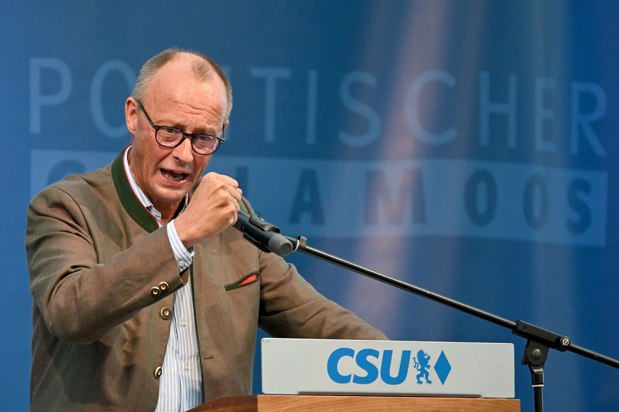 CDU-Chef Friedrich Merz Spricht Beim Politischen Frühschoppen Gillamoos.