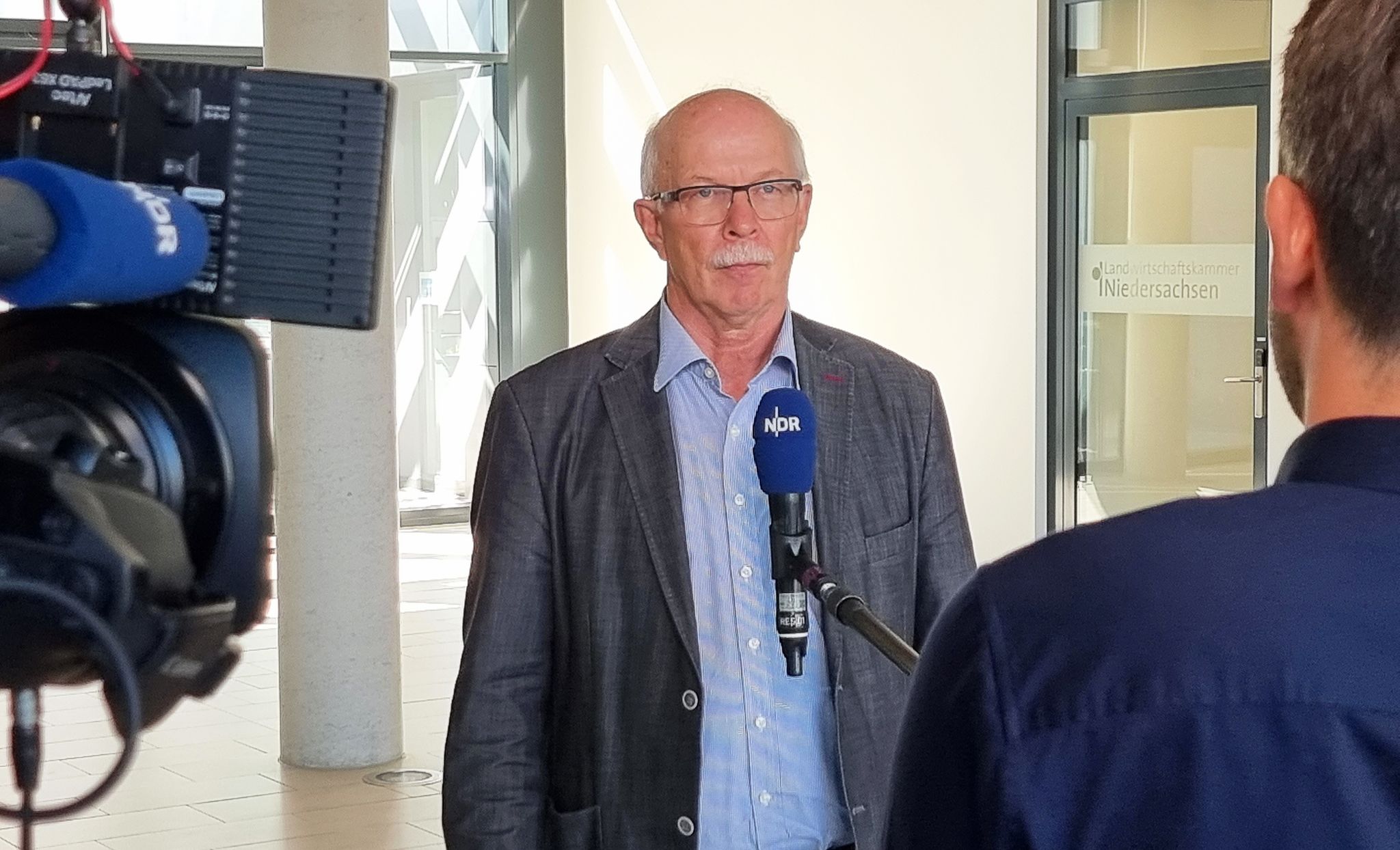 Niedersachsen Landwirtschaftskammer-Präsident Gerhard Schwetje Spricht Informiert über Die Ernteergebnisse 2023.