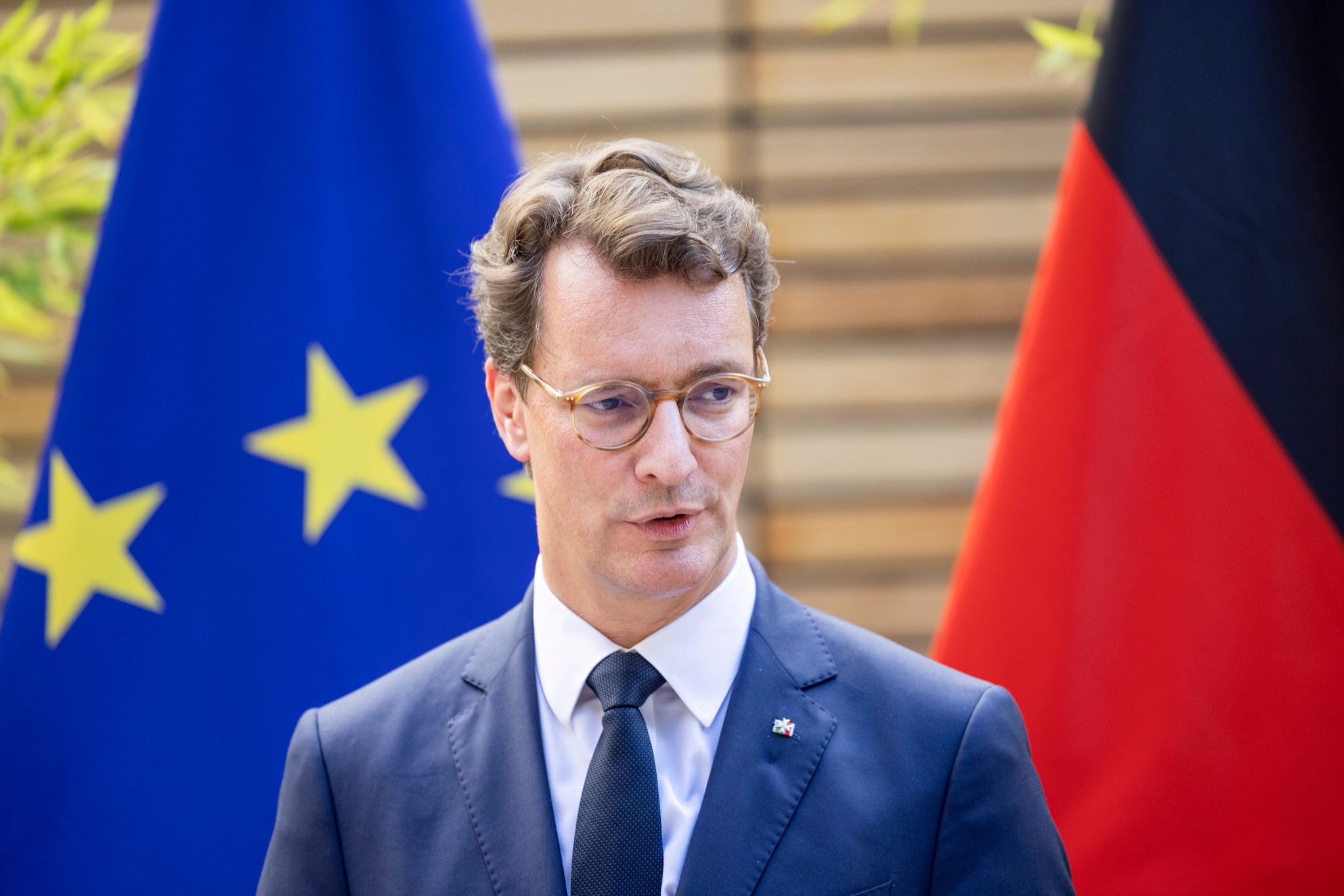 Nordrhein-Westfalens Ministerpräsident Hendrik Wüst (CDU) In Brüssel.