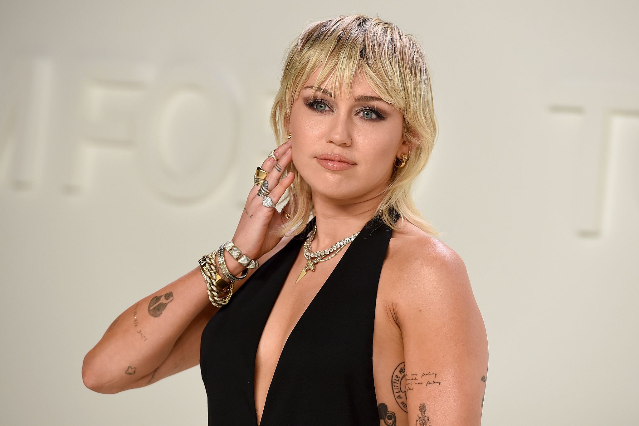 Miley Cyrus: War Für Dreh Gefesselt, Als Mein Haus Brannte