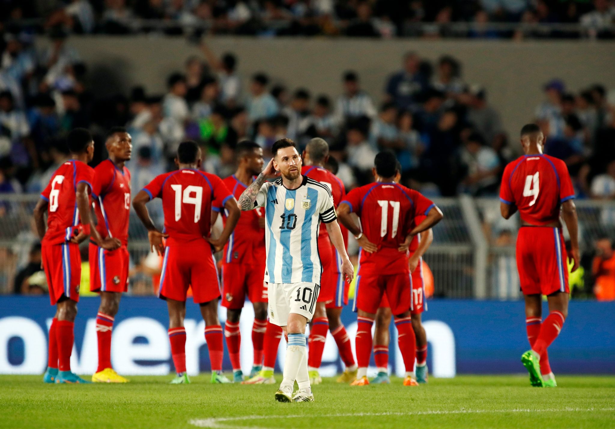 Argentiniens Superstar Lionel Messi Erzielte Den Entscheidenden Treffer Gegen Ecuador.