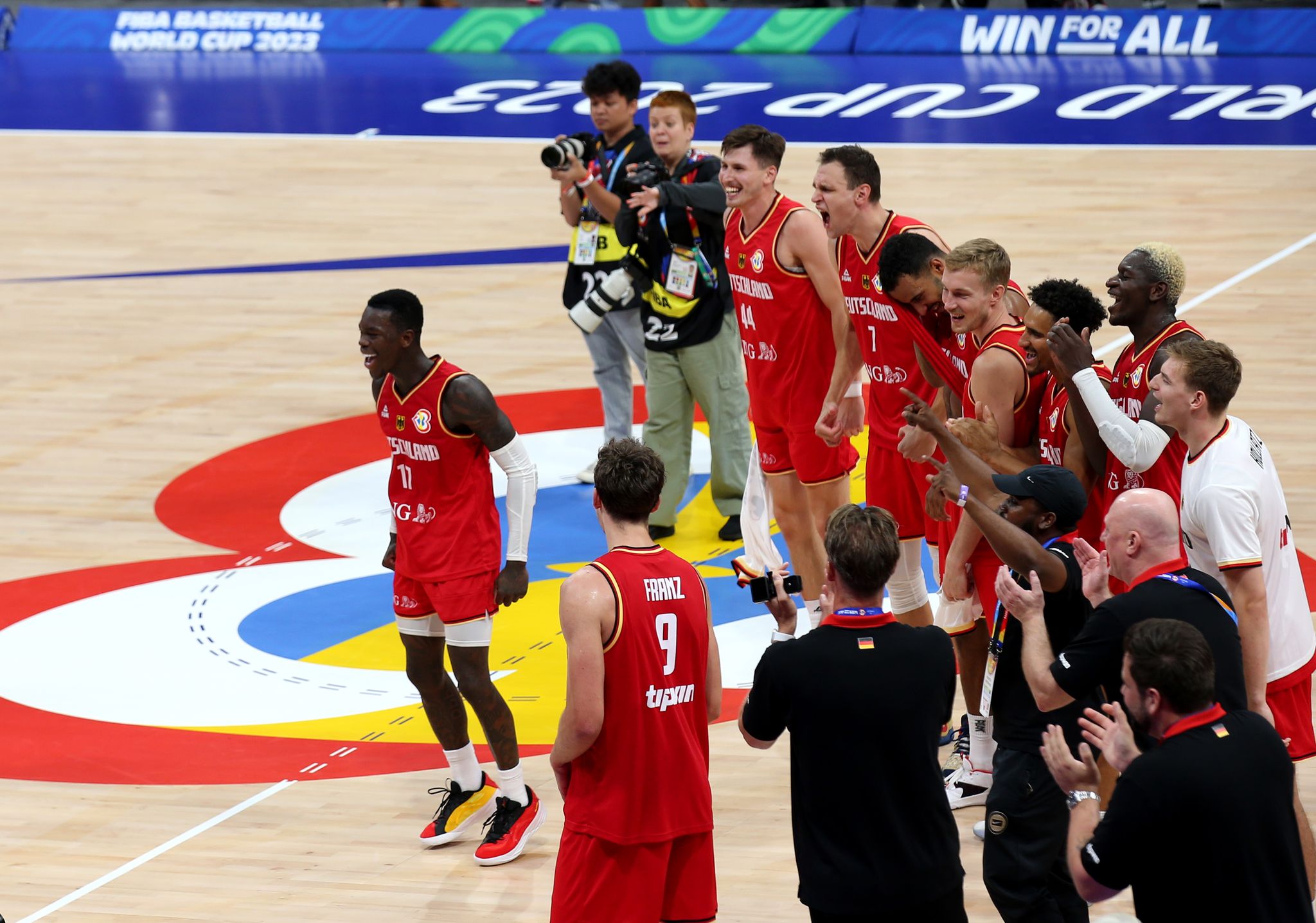 Die Deutschen Basketballer Begeistern Bei Der WM.