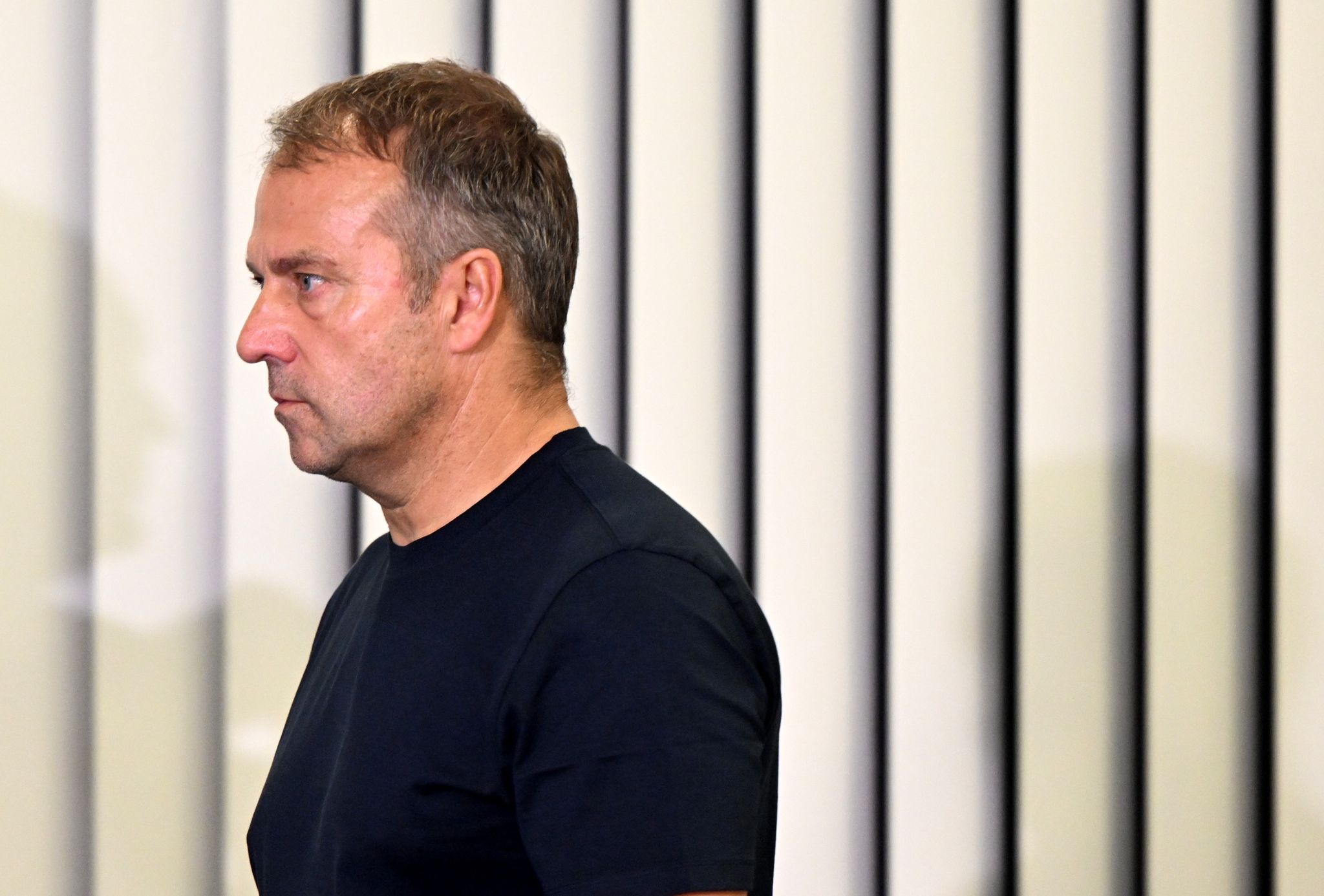 Bundestrainer Hansi Flick Steht Nach Einer Erneuten Blamage Schwer Unter Druck.