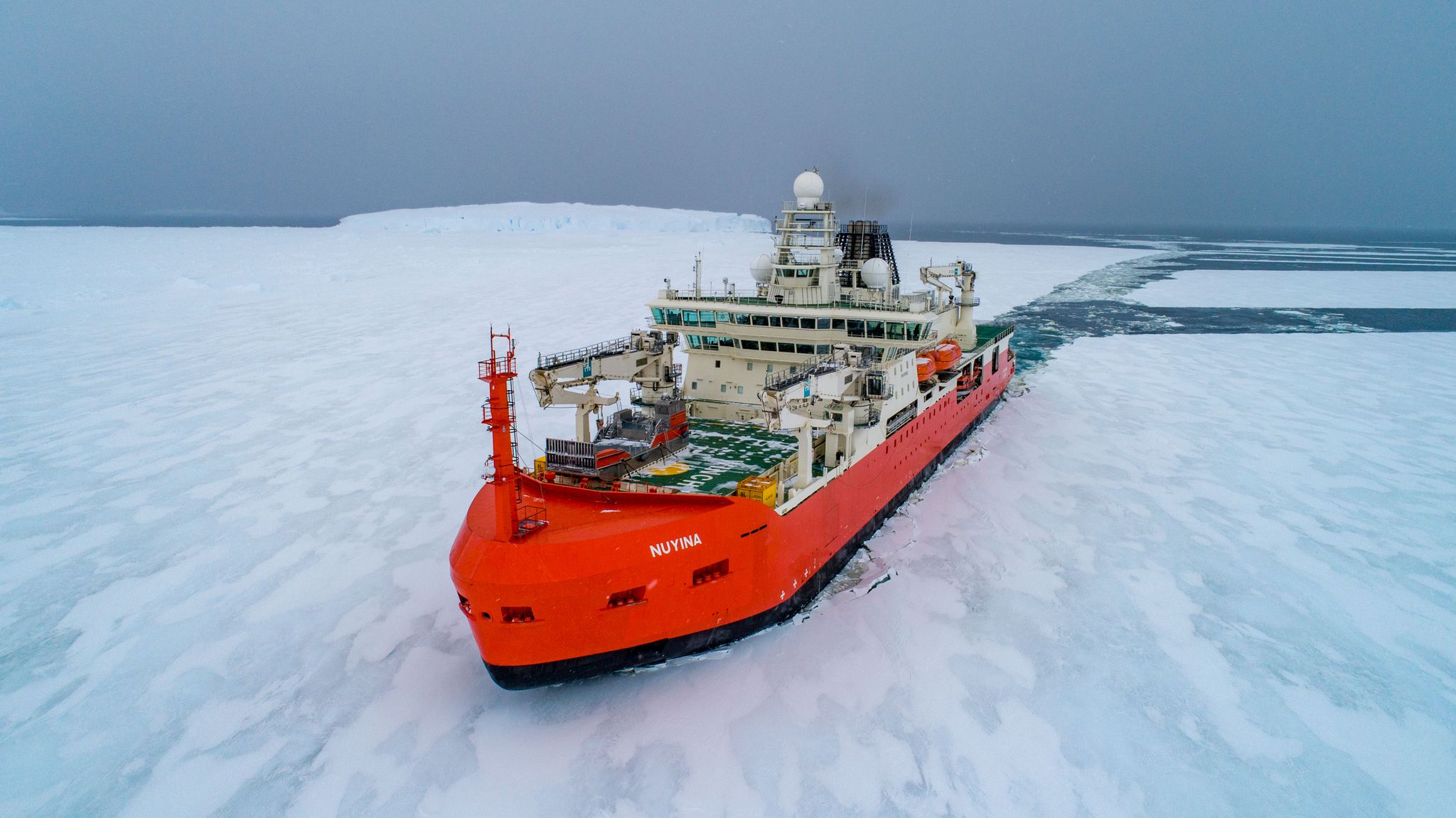 Hat Die Erkrankte Person Erfolgreich Evakuieren Können: der Australische Eisbrecher «RSV Nuyina».