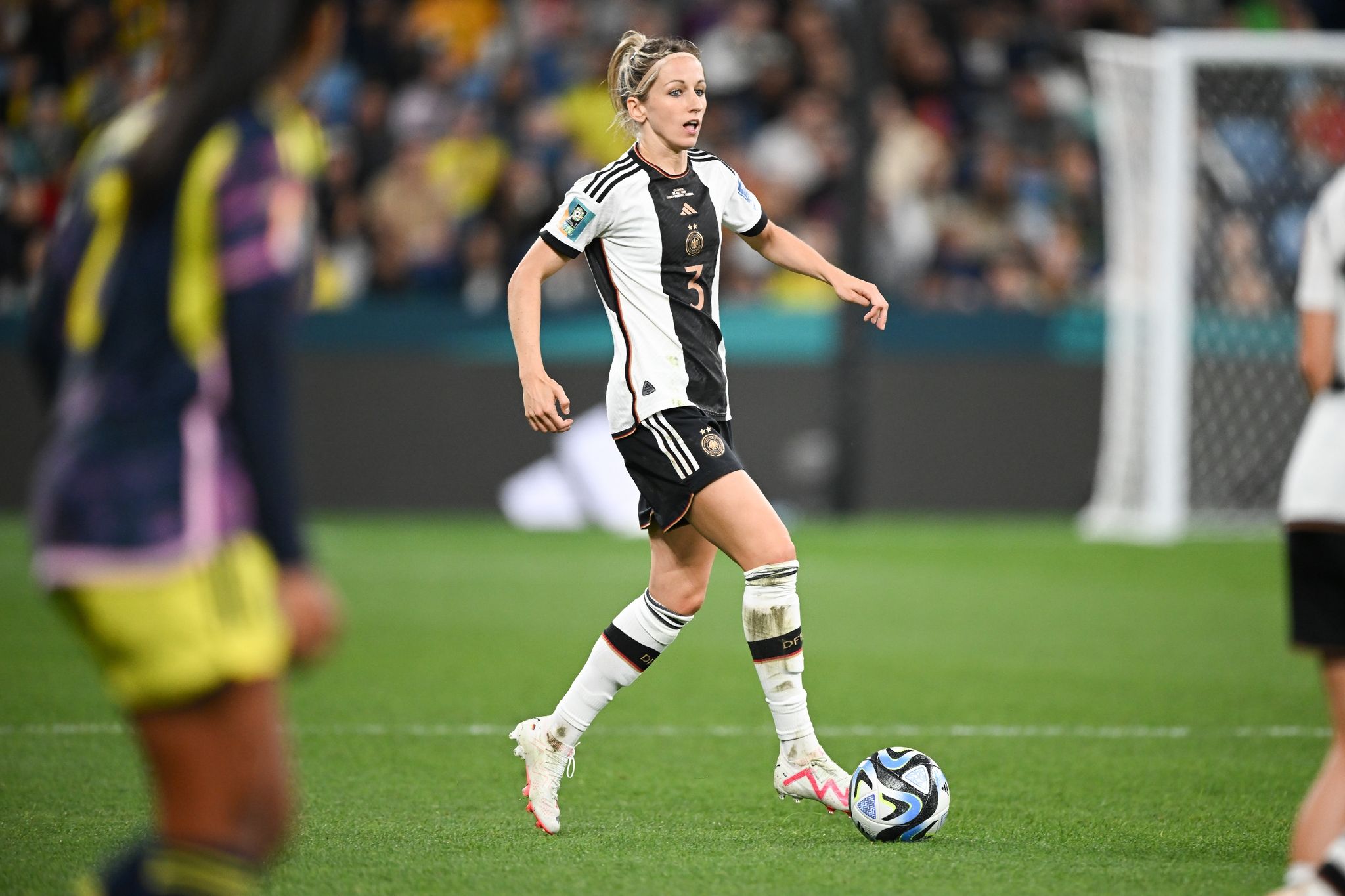 Die Abwehrspielerin Hat Ihren Vertrag Mit Dem VfL Wolfsburg Vorzeitig Verlängert.