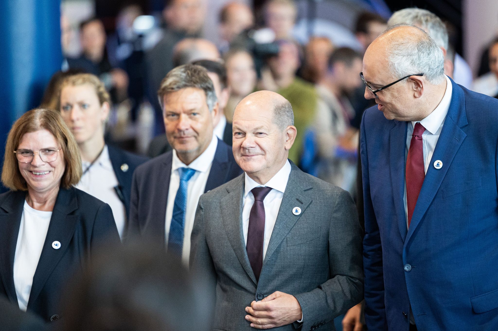 Bundeskanzler Olaf Scholz (2.v.r) Kommt Zur 13. Nationalen Maritimen Konferenz Im Congress Centrum Bremen.