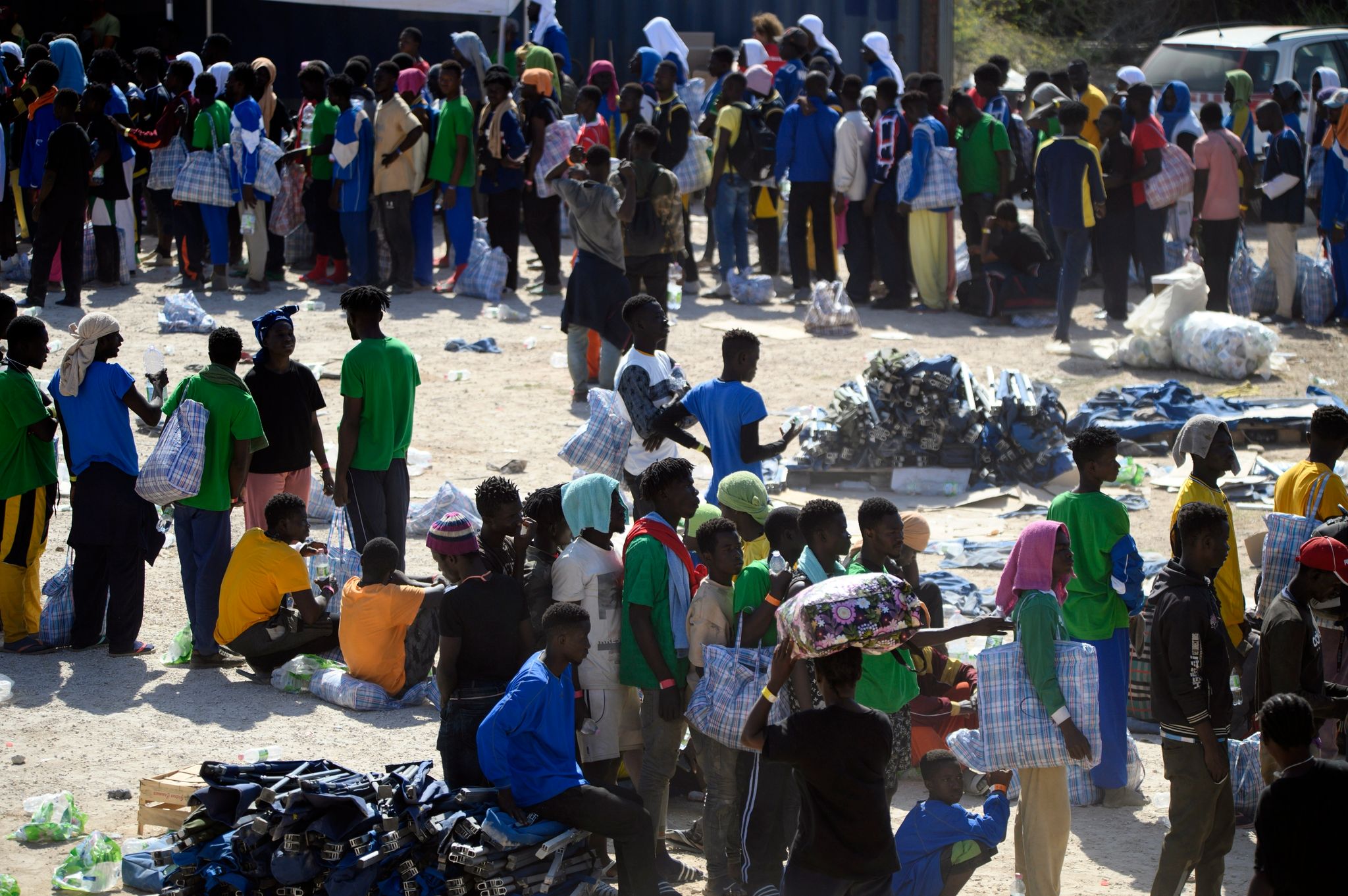 Rund 6800 Migranten Halten Sich Zurzeit Im Erstaufnahmelager Auf Lampedusa Auf.