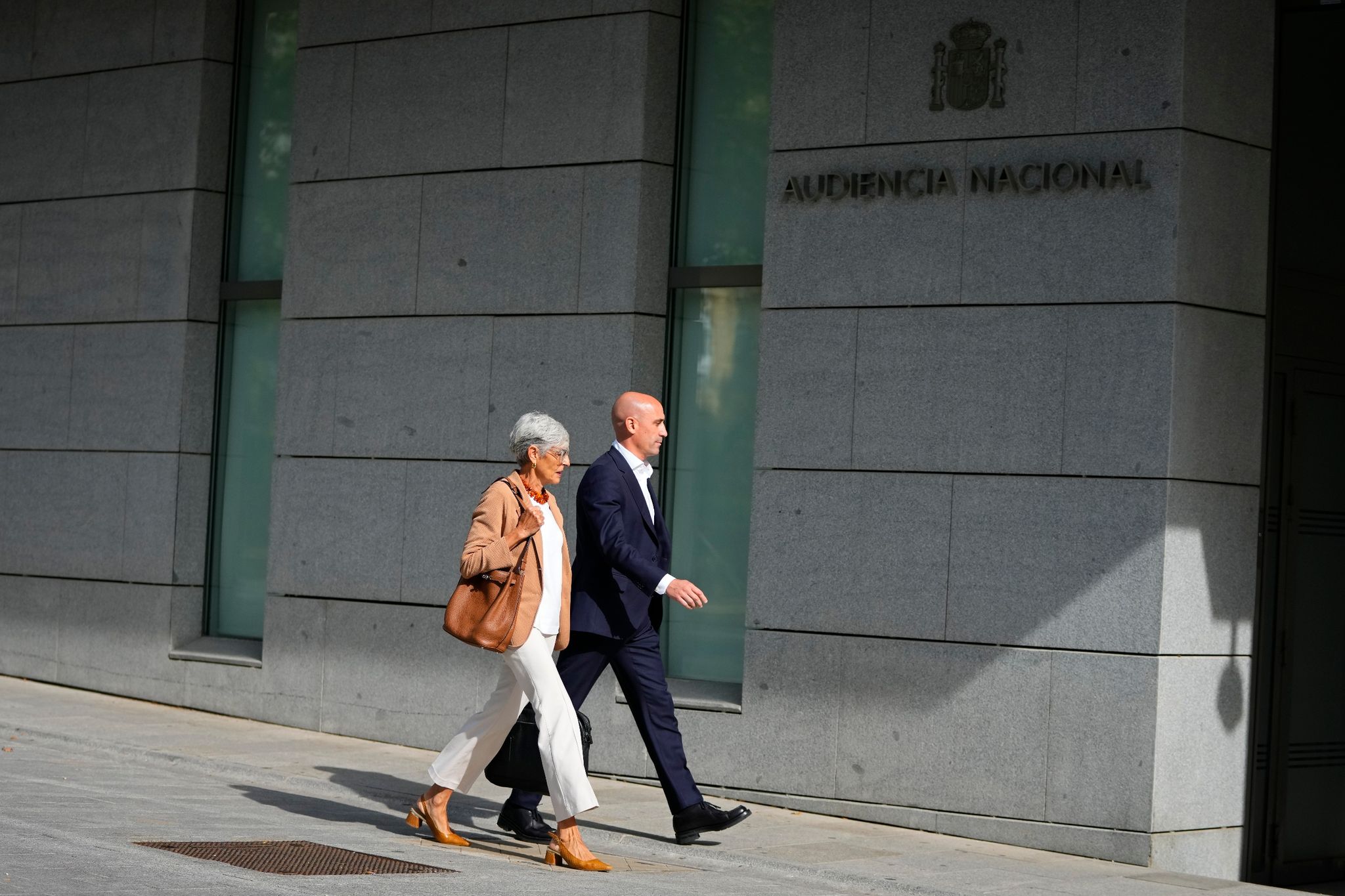 Luis Rubiales Auf Dem Weg Ins Gericht.