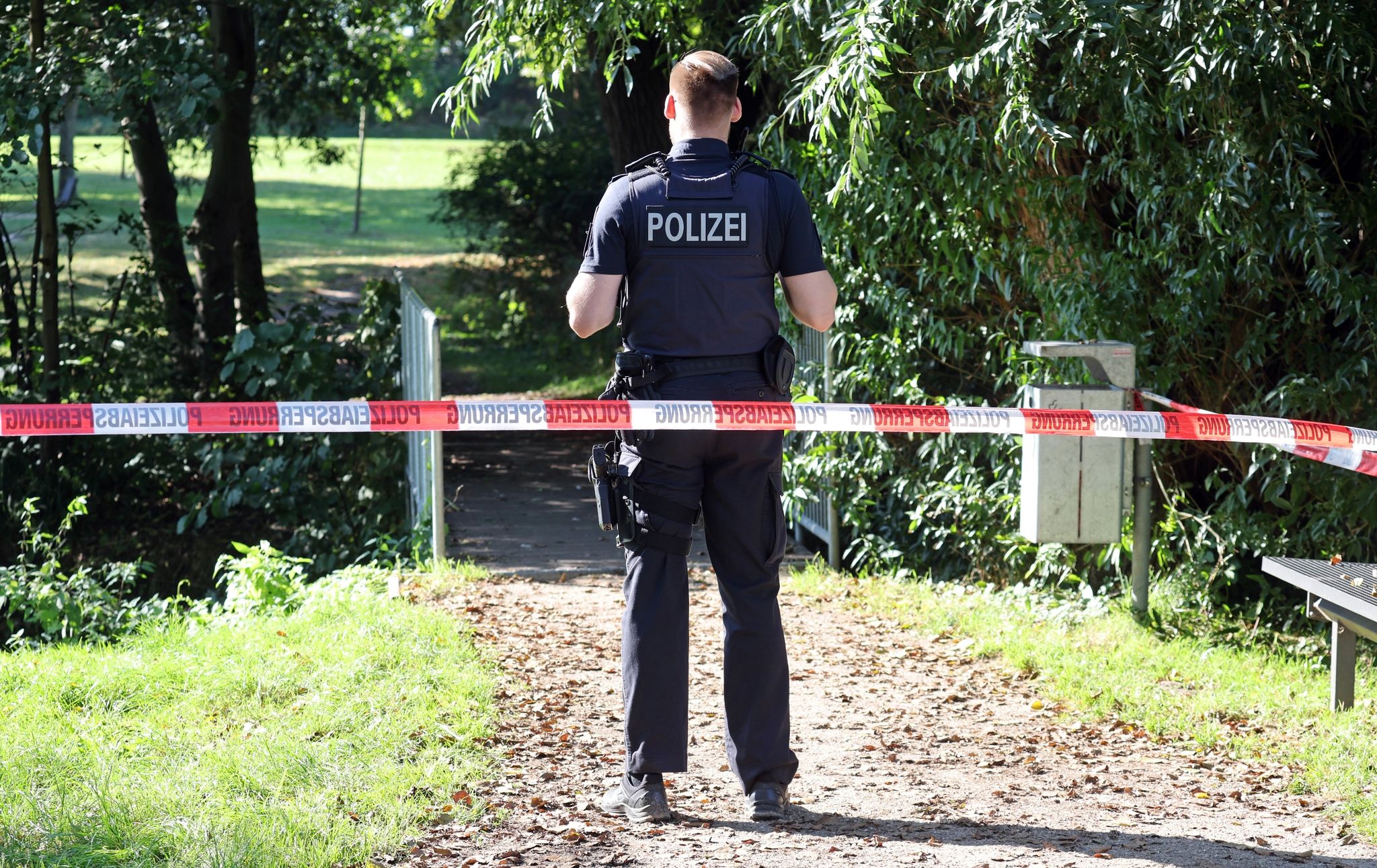 Sechsjähriger Erstochen – Suche Nach Dem Täter Läuft