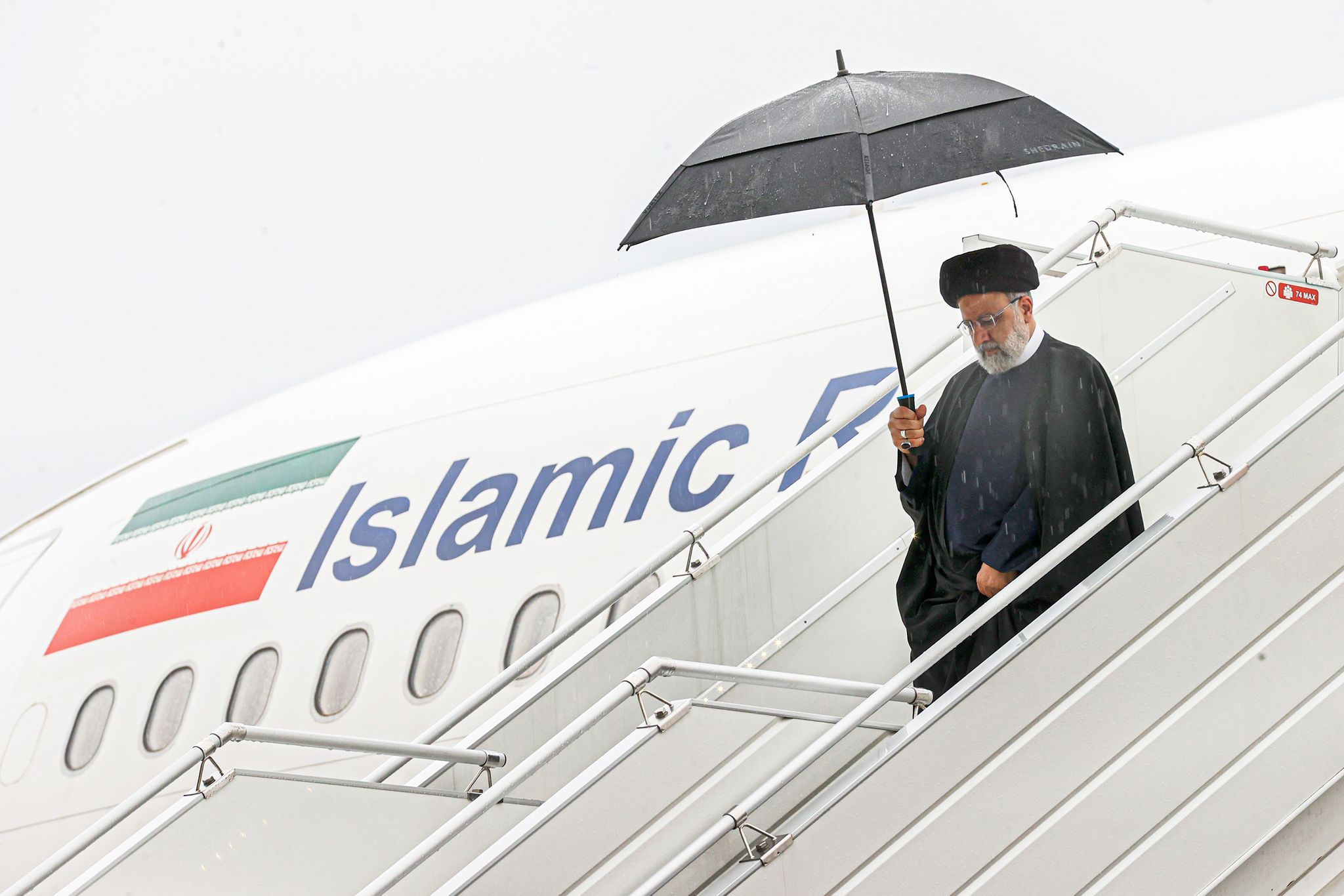 Irans Präsident Ebrahim Raisi Bei Seiner Ankunft In New York. Raisi Nimmt Dort An Der UN-Generalversammlung Teil.