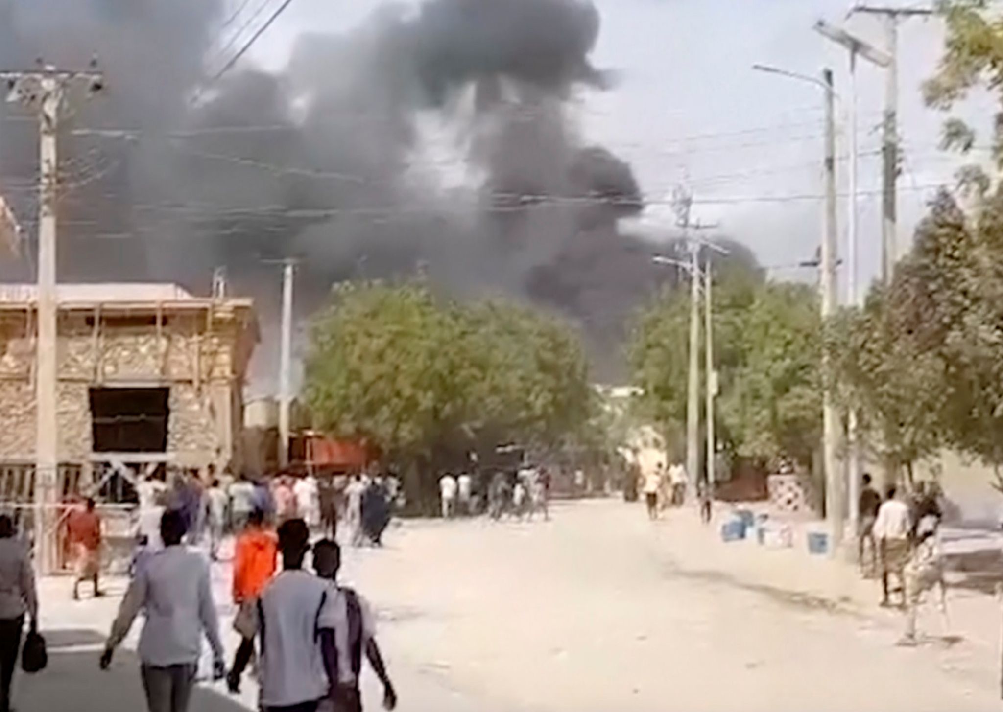 Rauch Steigt über Dem Anschlagsort In Beledweyne Auf (Videostandbild).