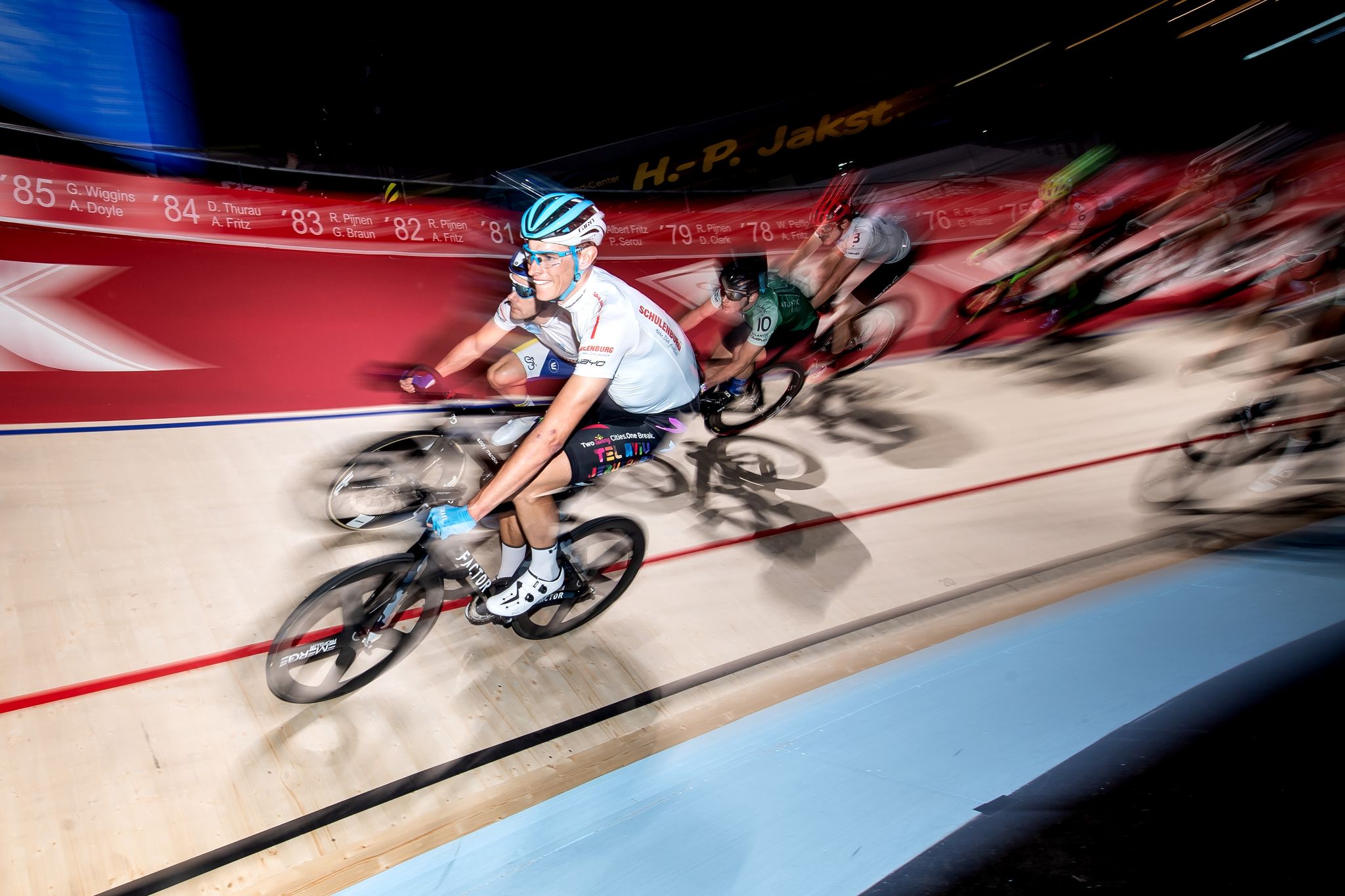 Nils Politt Aus Deutschland Fährt Bei Der Finaljagd Der 56. Bremer Sixdays.