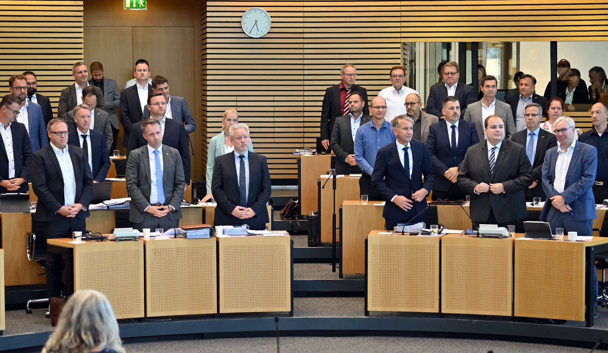 Abgeordnete Von CDU Und AfD Stimmten Kürzlich Gemeinsam über Die Grunderwerbssteuer Im Plenarsaal Des Thüringer Landtag Ab.