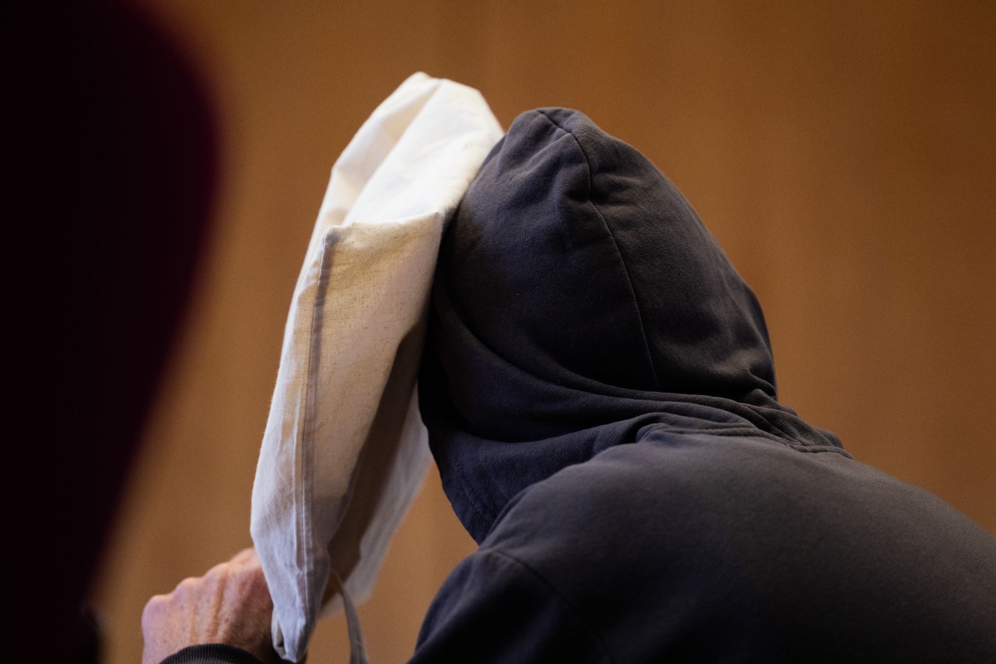 Bei Dem Angeklagten Handelt Es Sich Um Einen Bereits Verurteilten Doppelmörder.