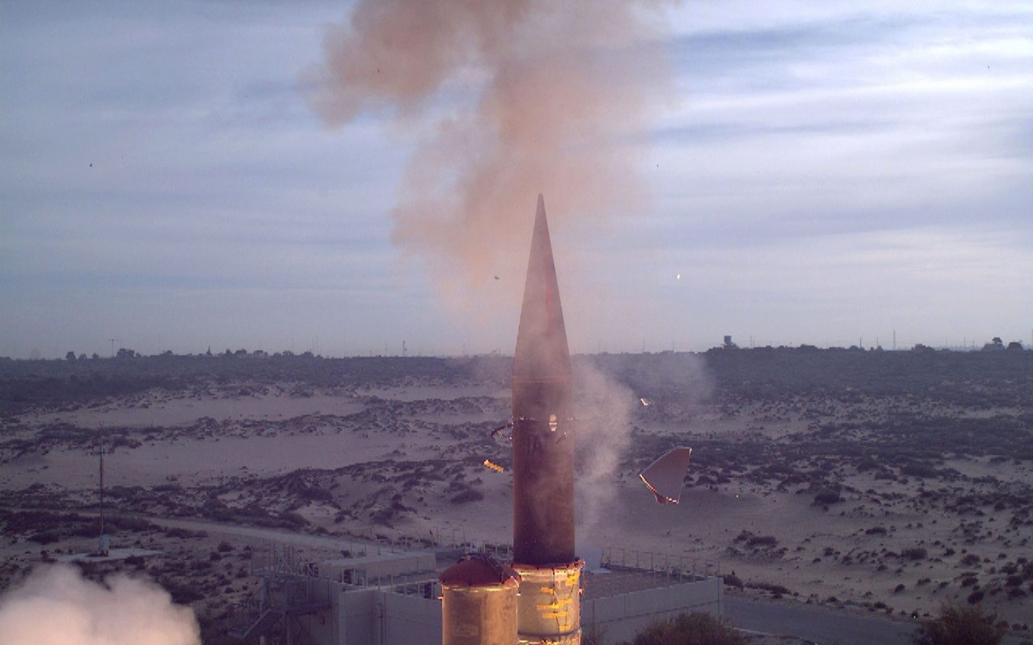 Eine «Arrow-3»-Abfangrakete Startet Von Einem Israelischen Militärstützpunkt An Der Mittelmeerküste.