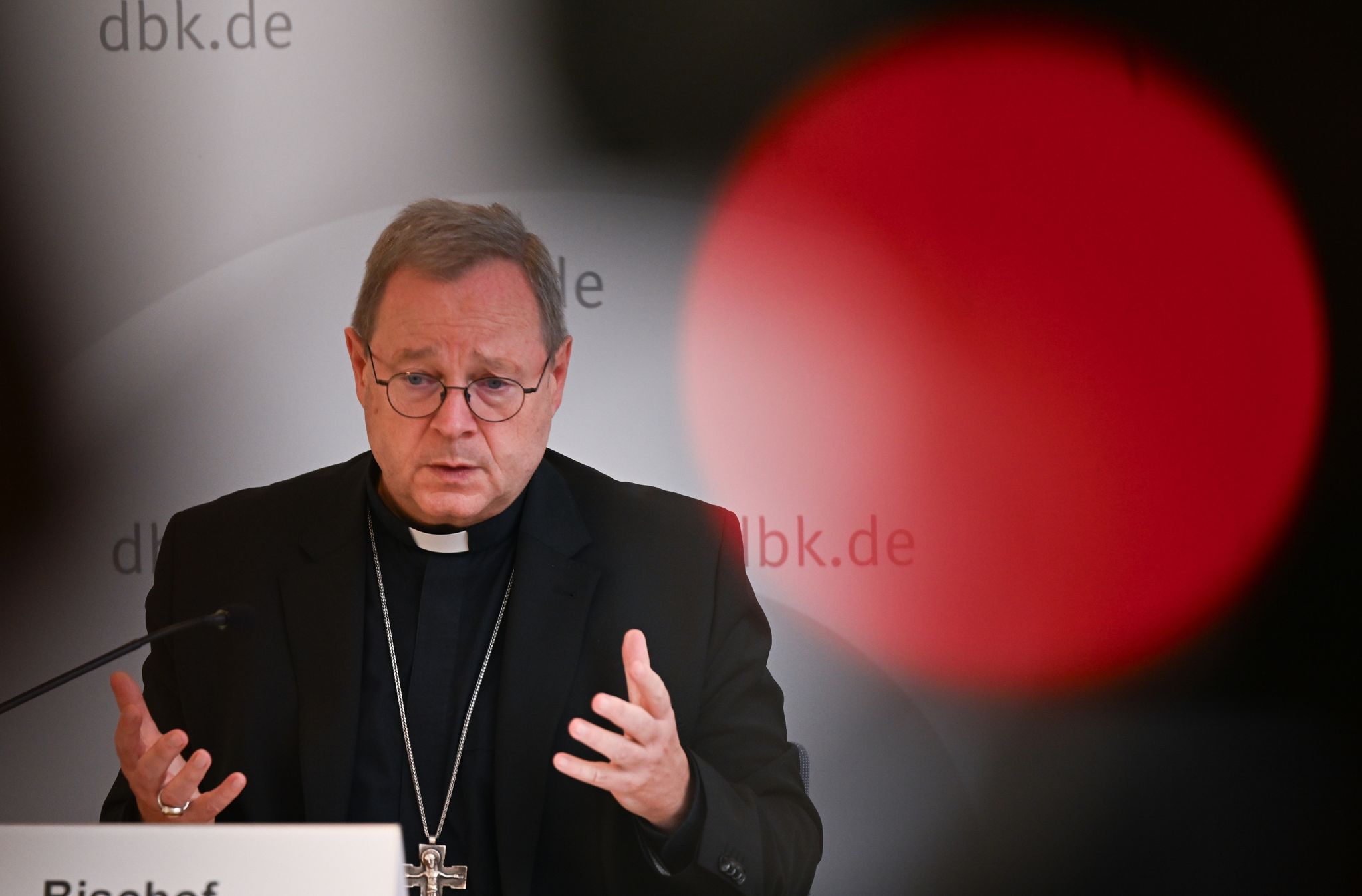 Bischöfe Wollen Finanz-Blockade Von Konservativen Umgehen