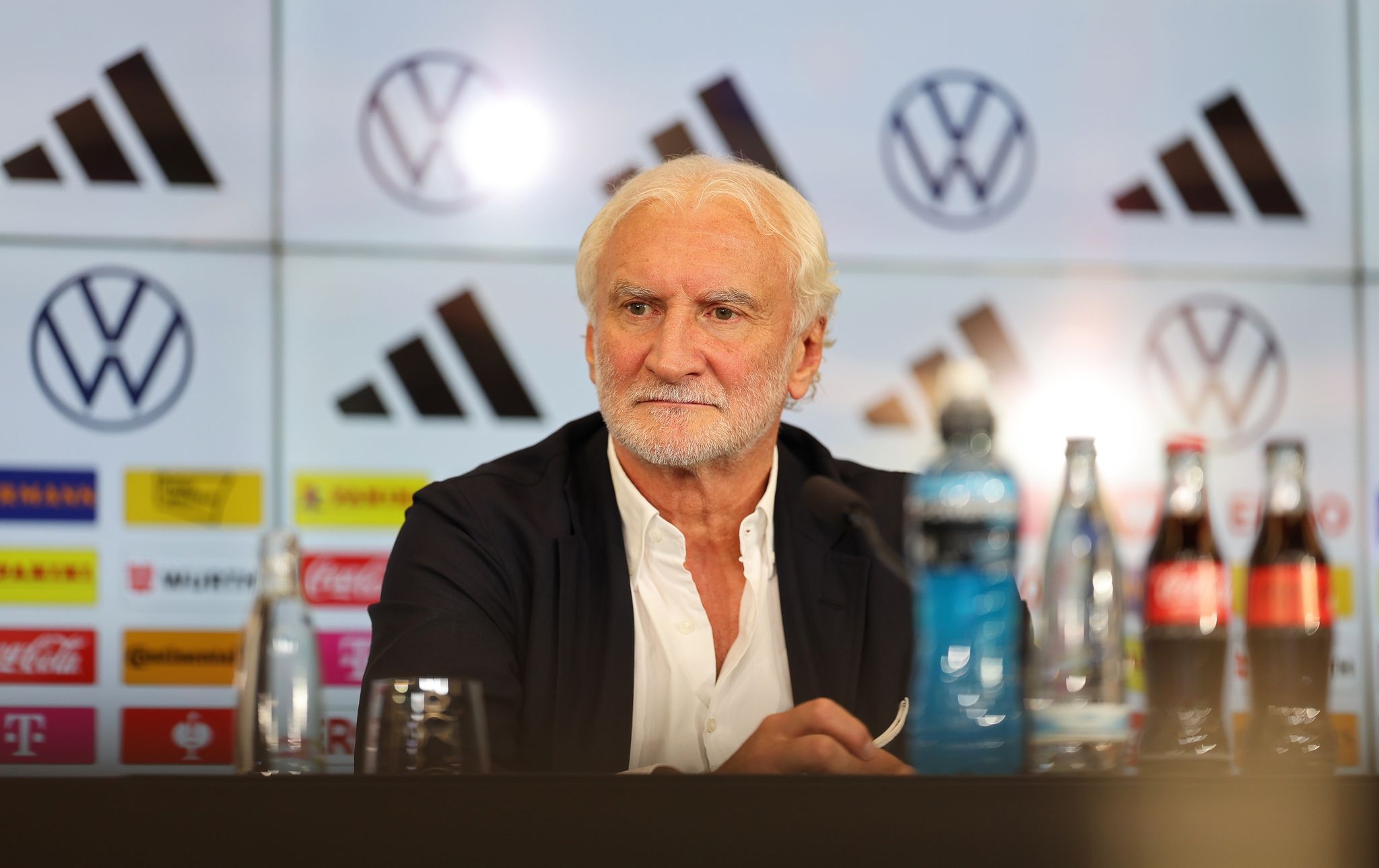 DFB-Sportdirektor Rudi Völler Gibt Zu, Dass Sein Job Als Interims-Teamchef Anstrengend War.