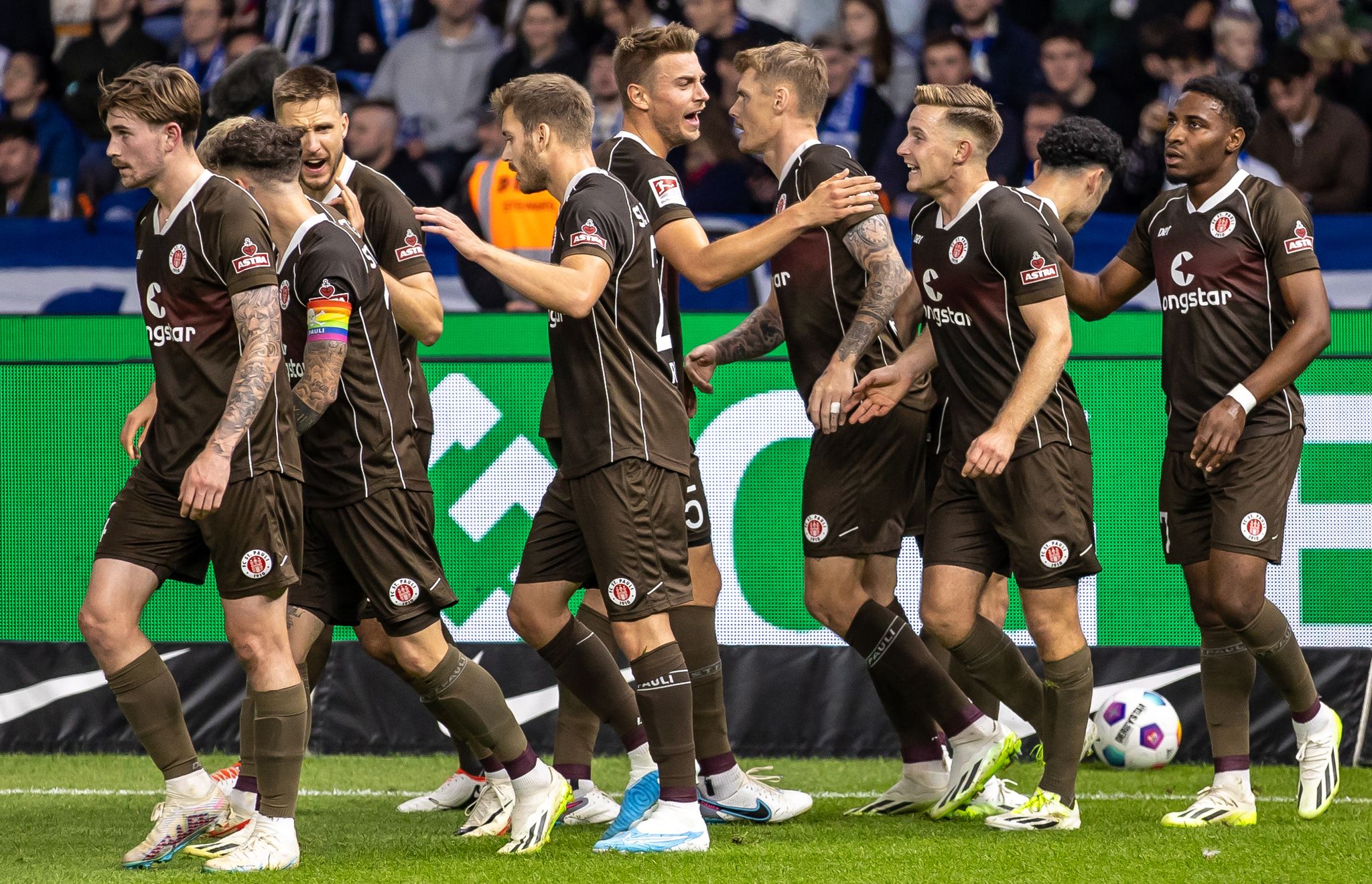 Der FC St. Pauli übernahm Nach Dem Sieg In Berlin Platz Eins.