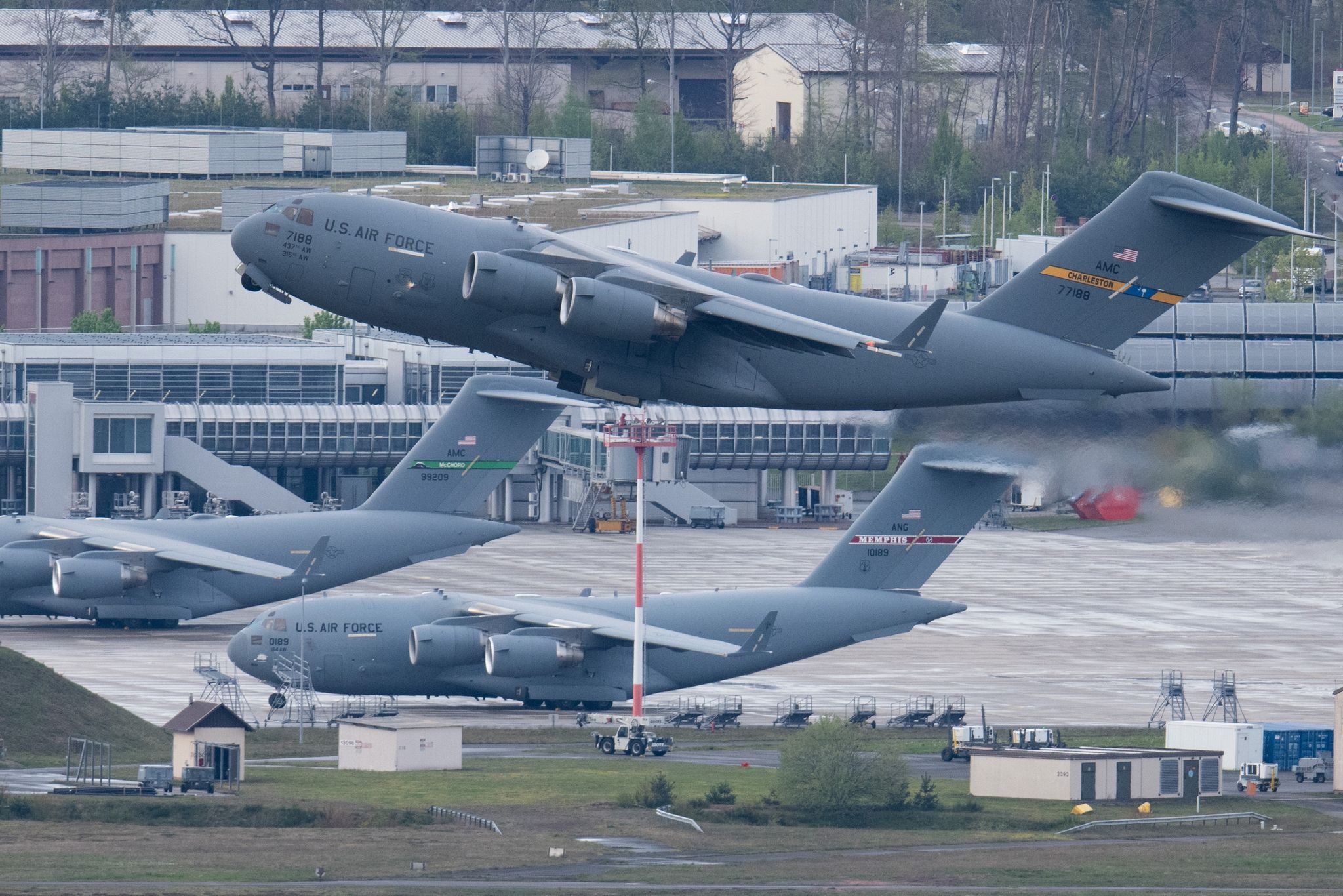Italienische Bande Verkaufte Kerosin Aus Nato-Pipeline