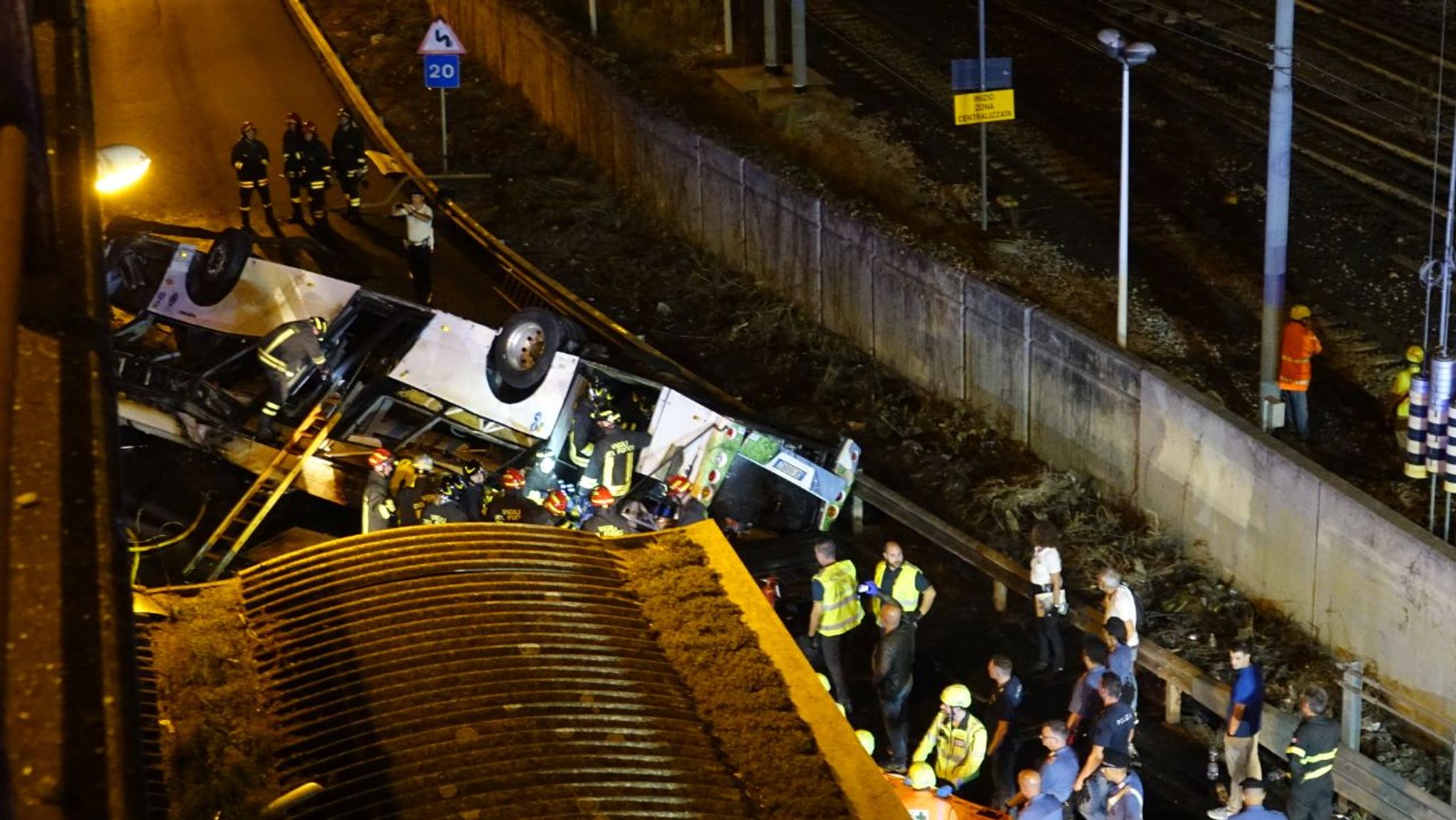 Aufklärung über Die Unfallursache Erhoffen Sich Die Ermittler Von Überwachungskameras, Die An Der Stelle Den Verkehr Im Blick Haben.