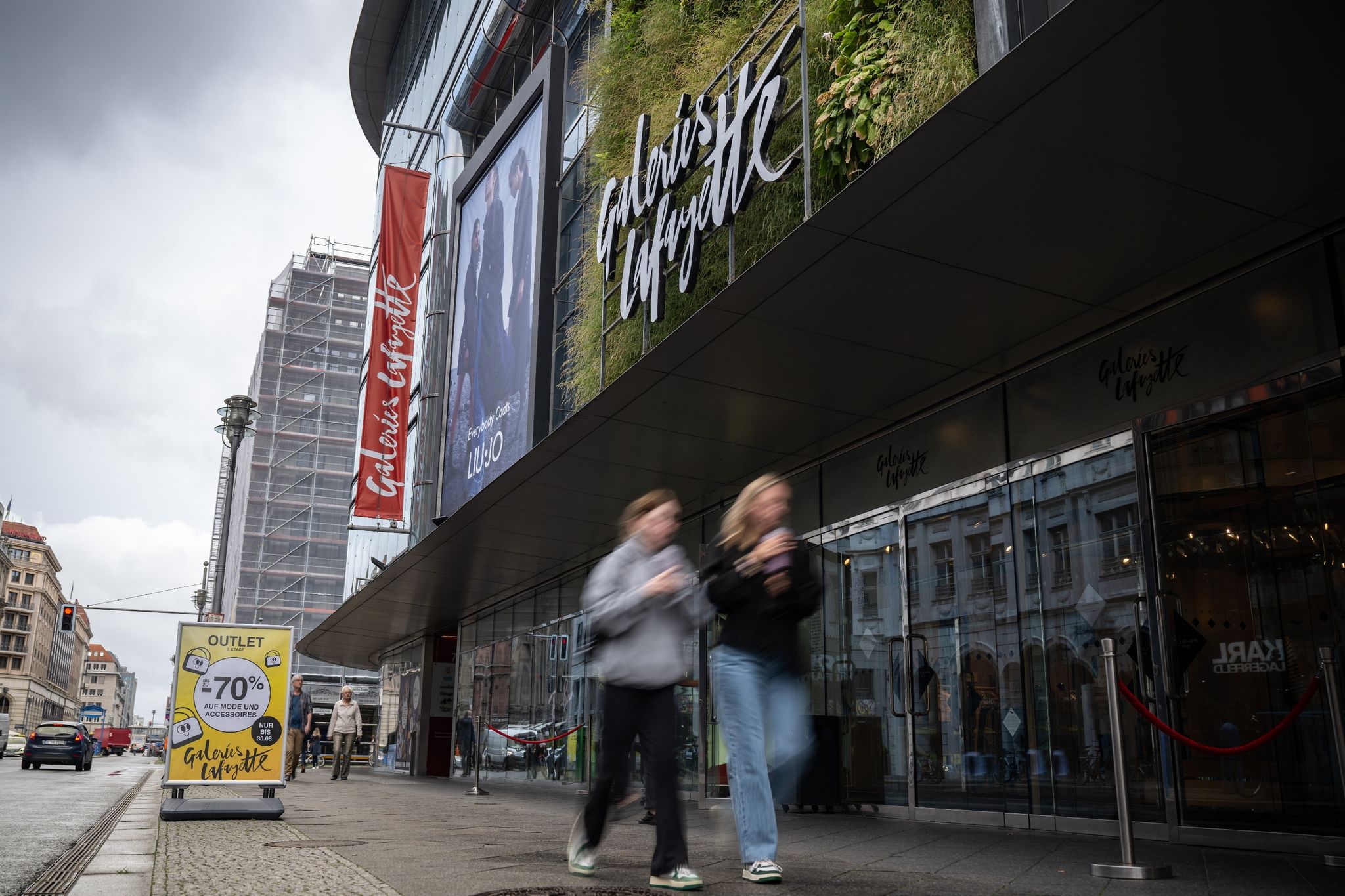 Nach Rund 27 Jahren In Berlin Steht Das Aus Für Das Kaufhaus Galeries Lafayette Ende 2024 Fest.
