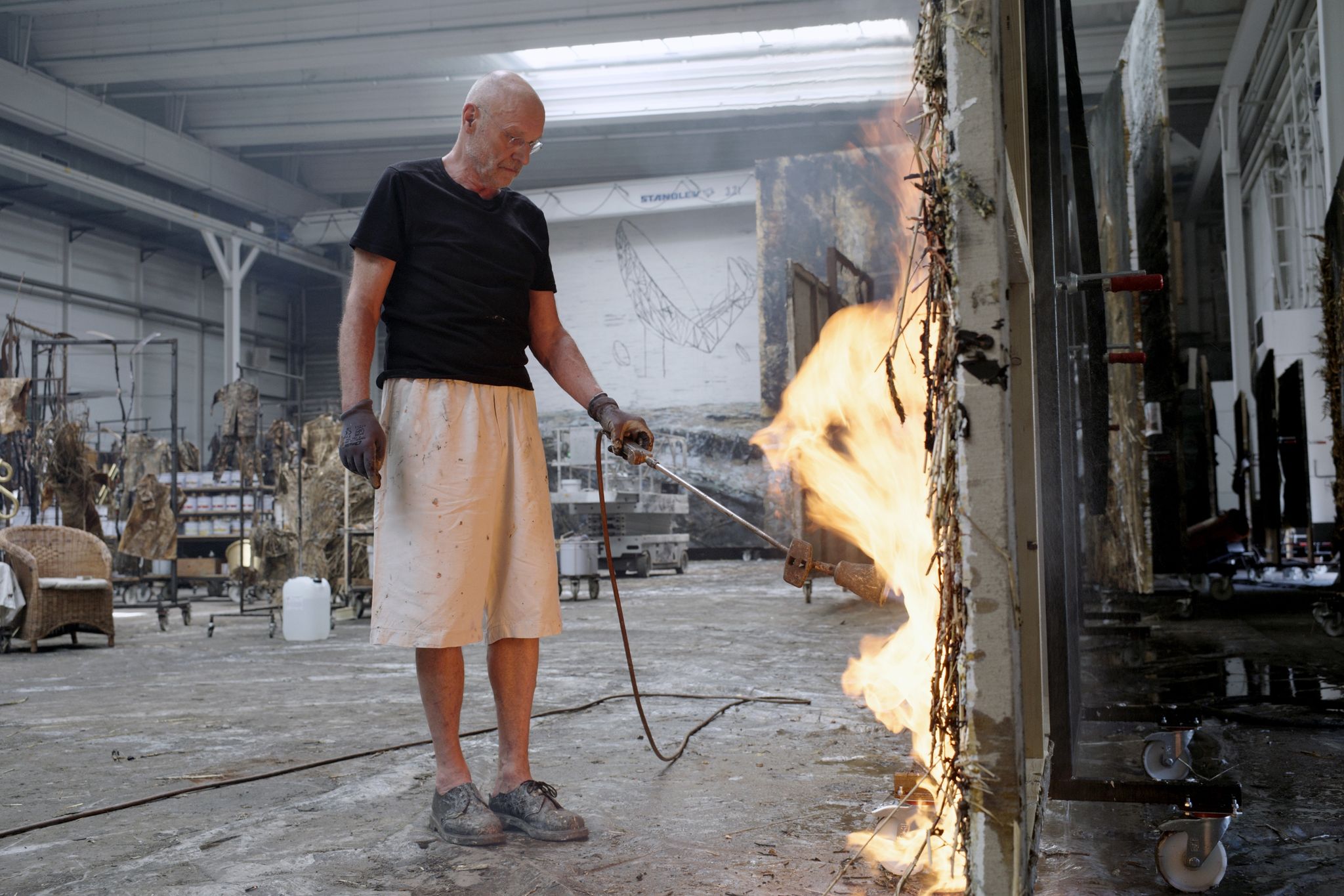 Feurige Kunst: Wim Wenders Zeigt Anselm Kiefer Bei Der Arbeit.