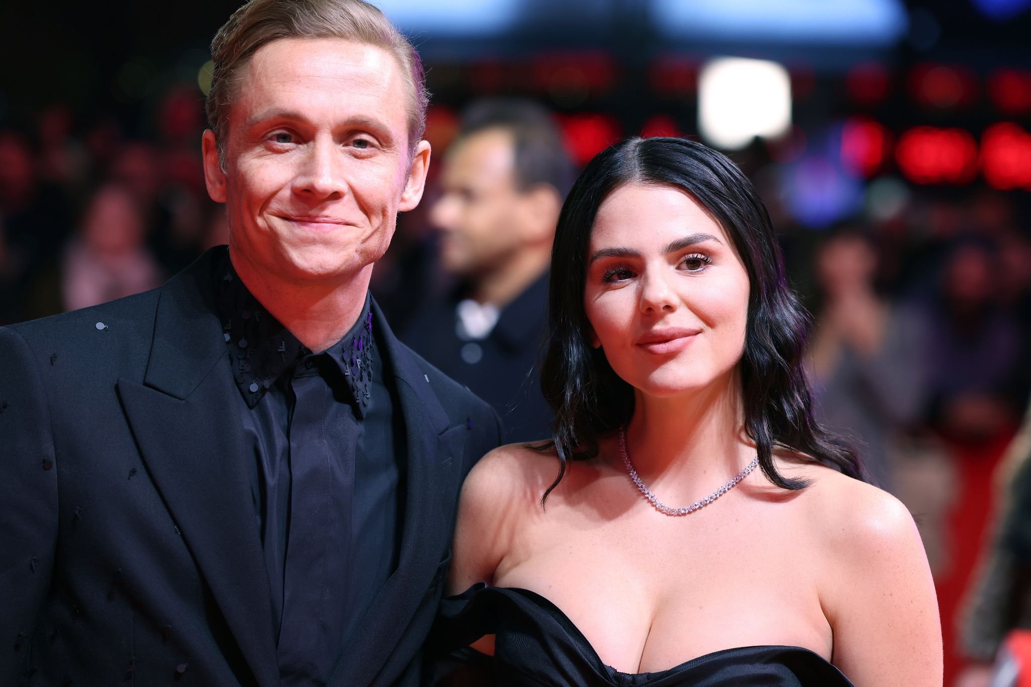 Matthias Schweighöfer Und Seine Lebenspartnerin Ruby O. Fee Bei Der Eröffnung Der Berlinale.