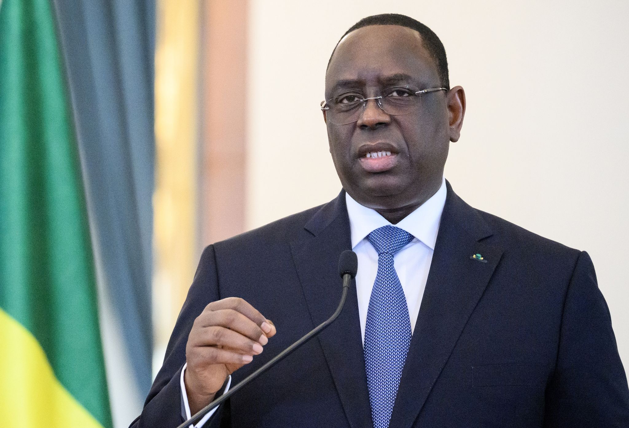 Senegals Präsident Macky Sall Hat Seine Regierung Entlassen.