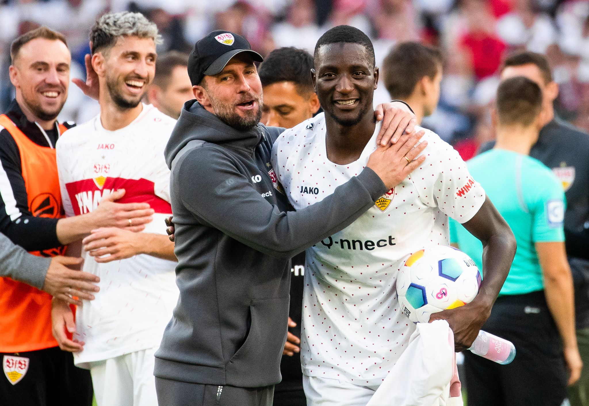 Stuttgarter Erfolgsduo: VfB-Coach Sebastian Hoeneß (links) Und Torjäger Serhou Guirassy.