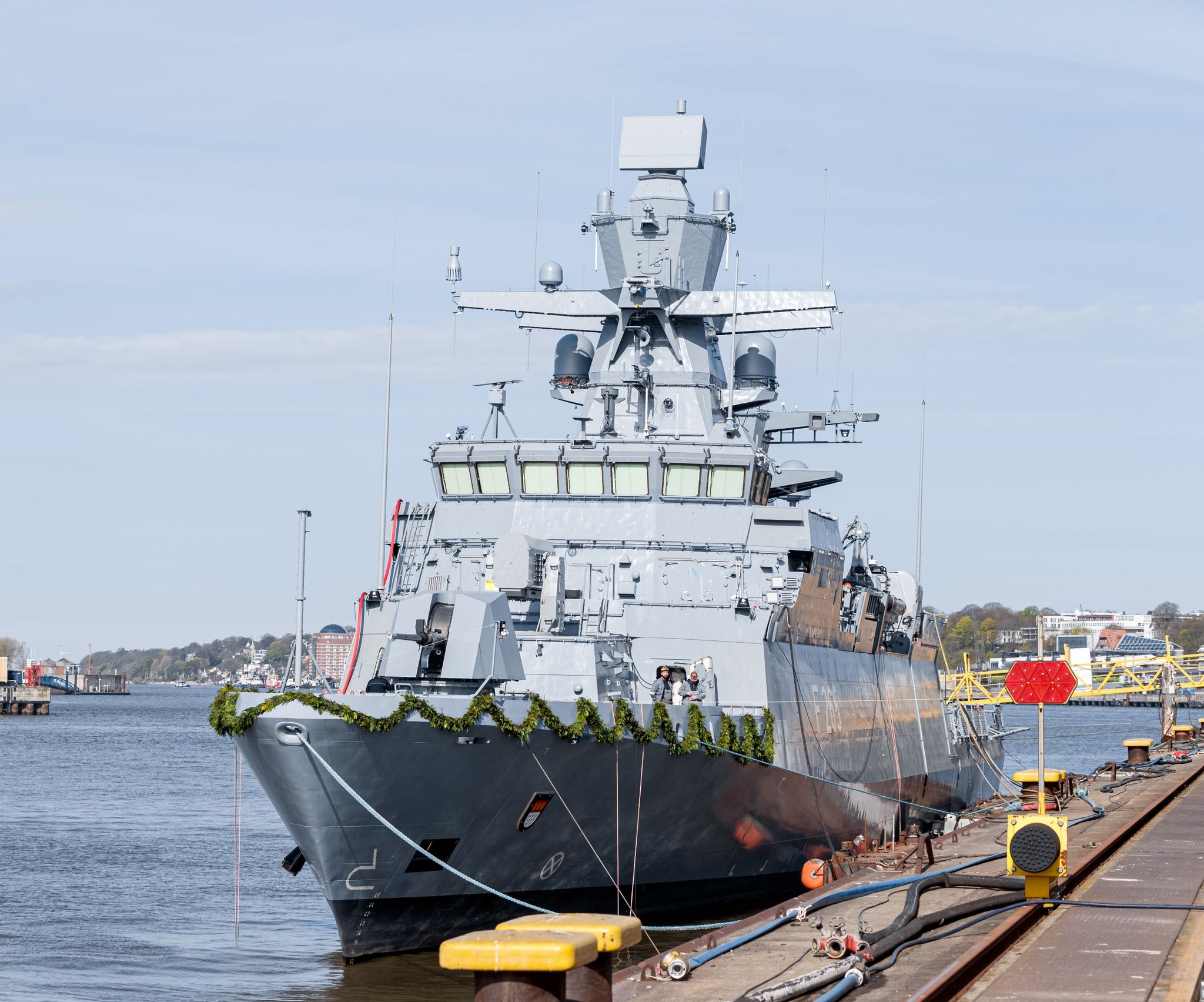 Neue Korvette «Köln» Macht Für Acht Monate In Hohe Düne Fest