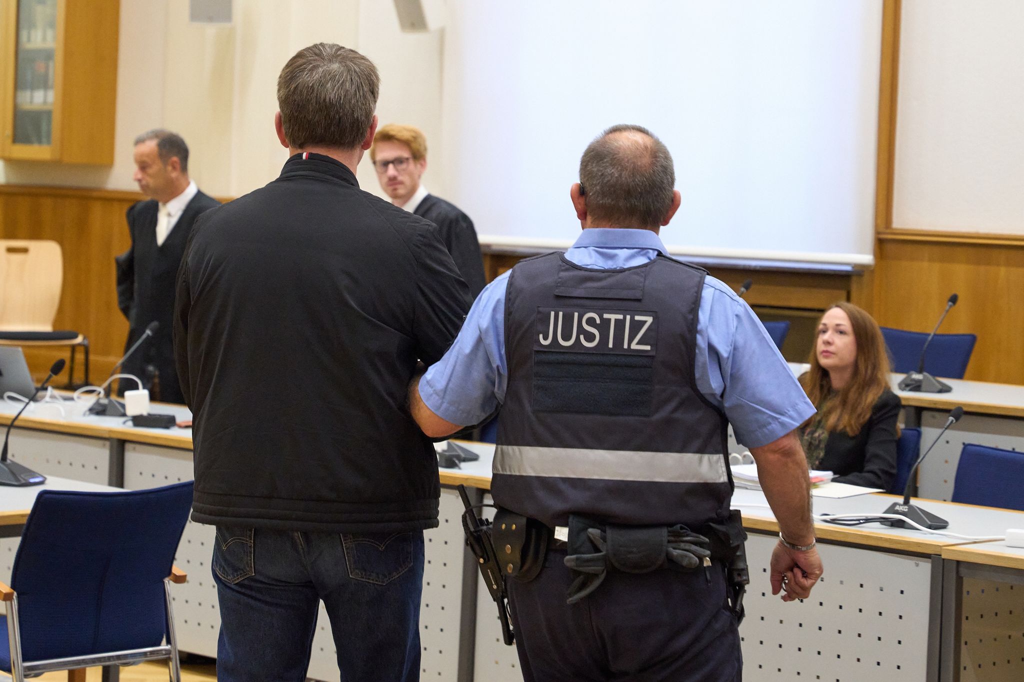 Der Angeklagte Im Gerichtssaal Des Oberlandesgerichts Koblenz..